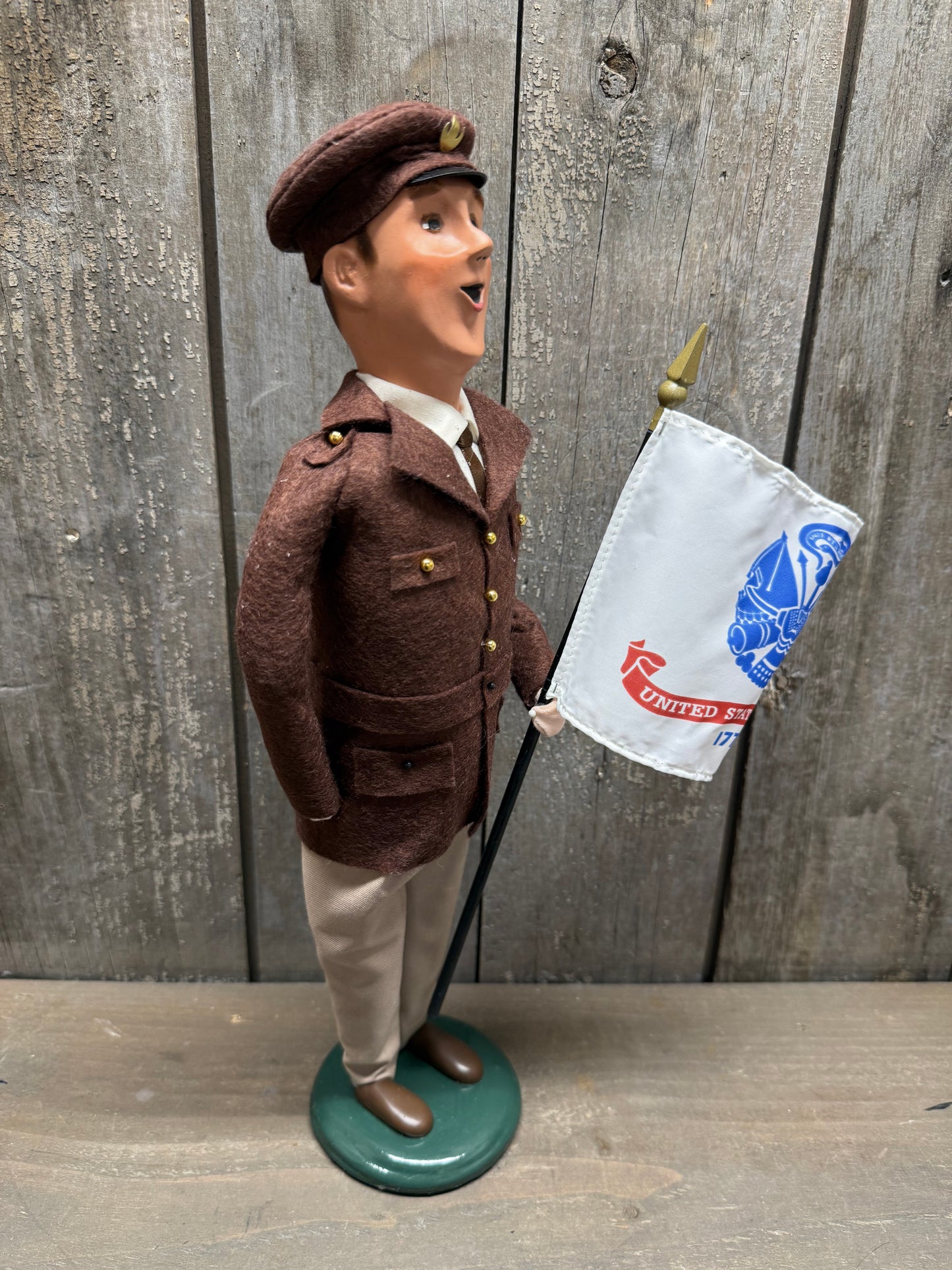 ARMY W/ FLAG, Man or Woman