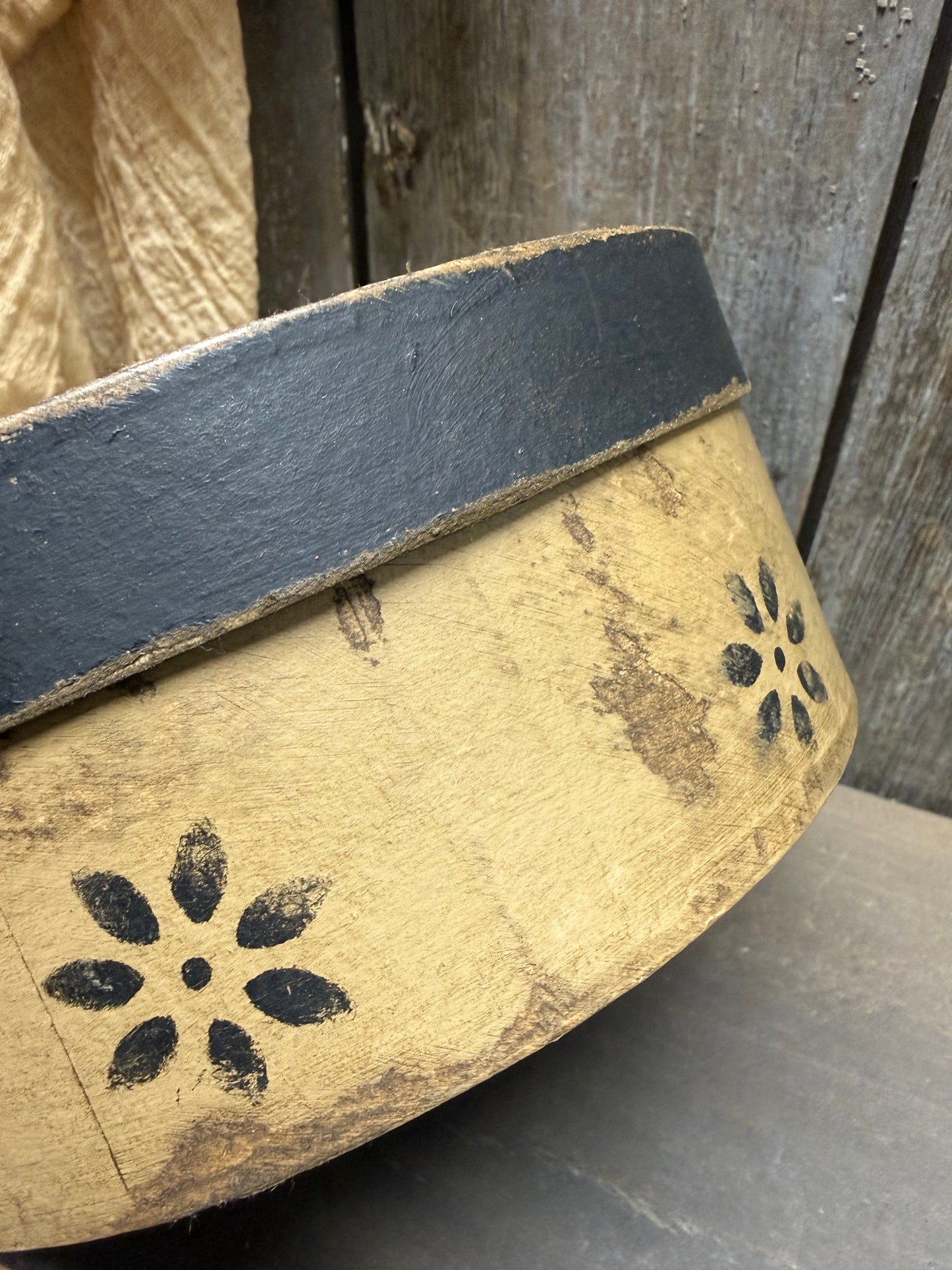 Paper Mache Box, 7.5", SILHOUTTE
