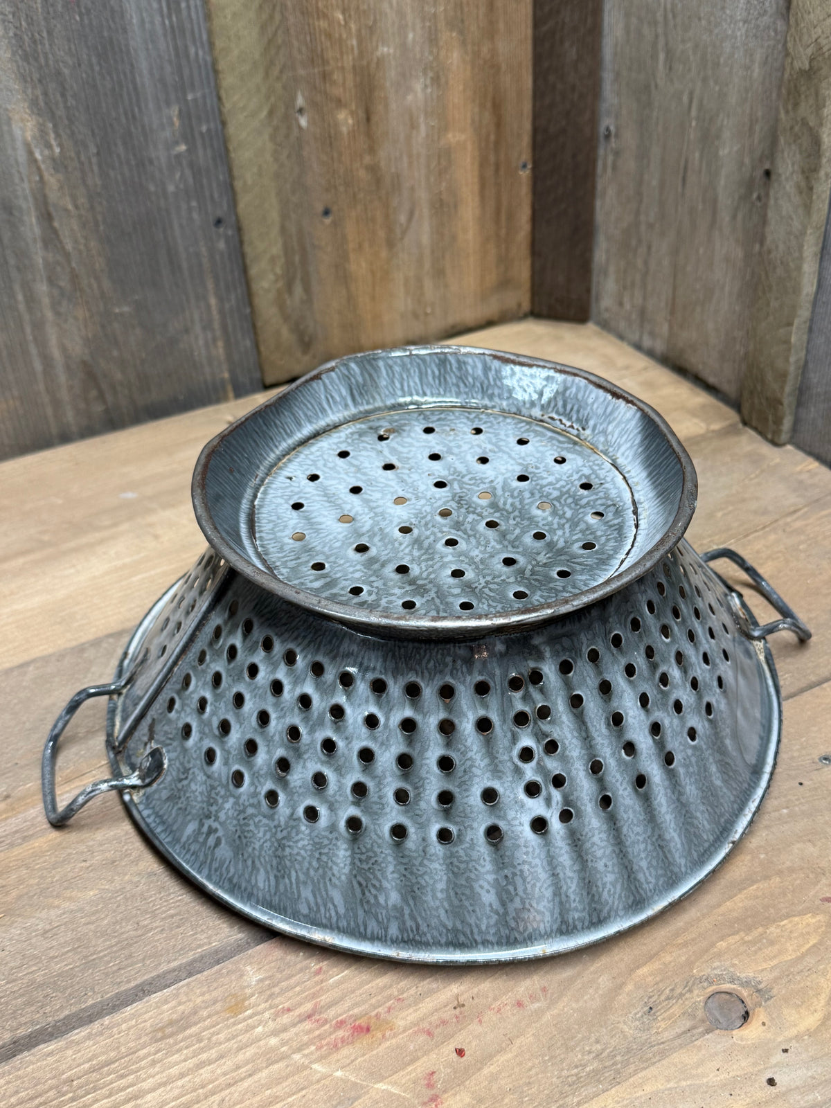 COLANDER, 10" Dented