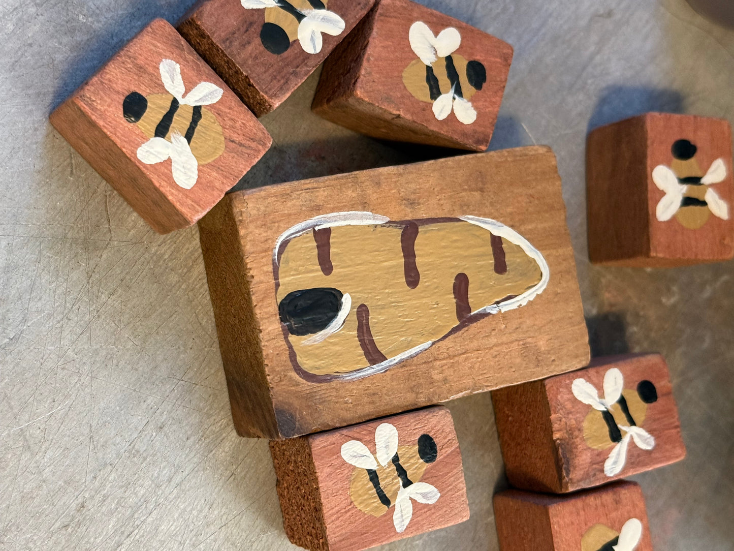 BUZY AS A BEE, Set/7, Bowl Fillers