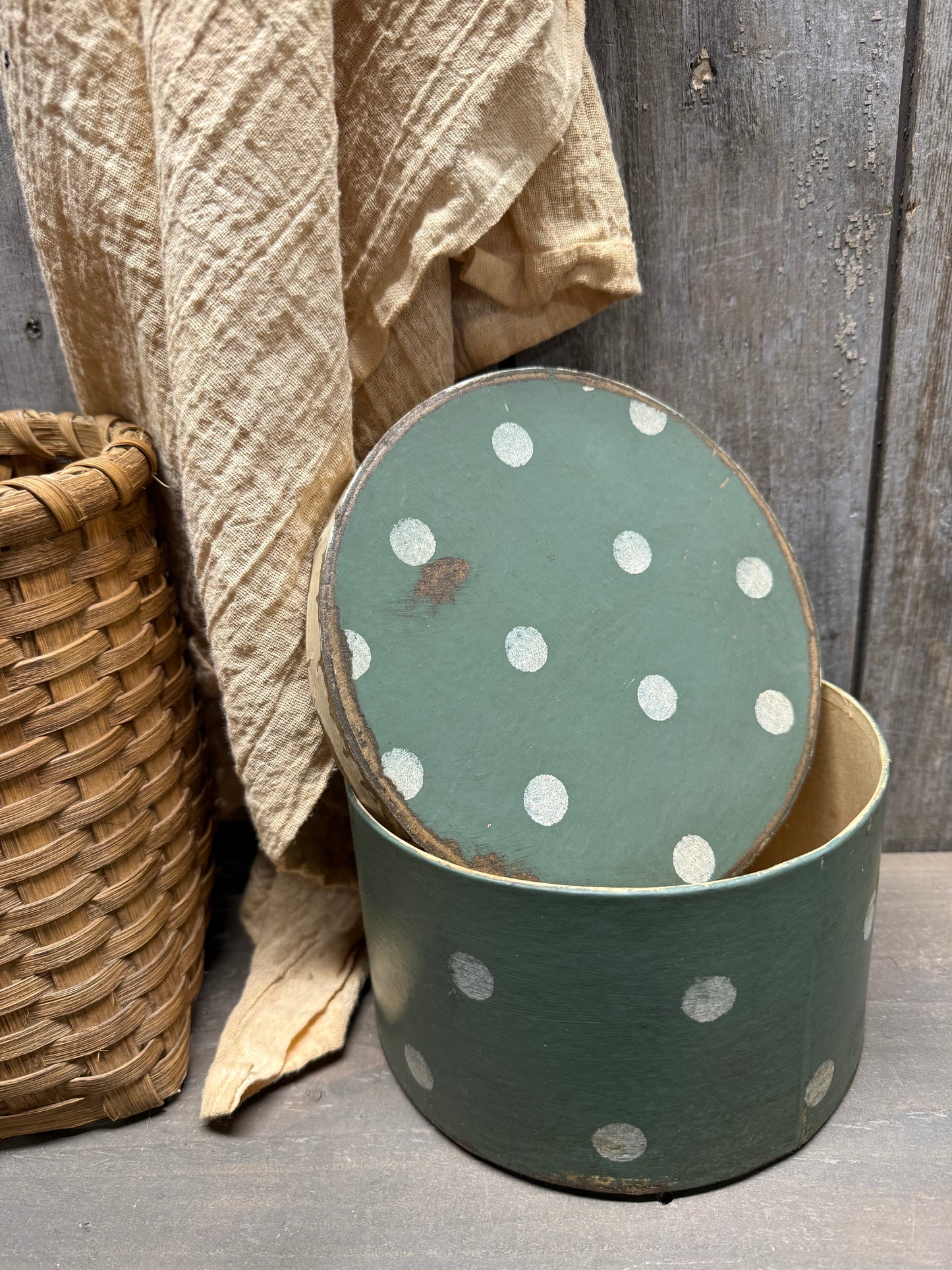 Paper Mache Box, 6.5", POLKA DOTS