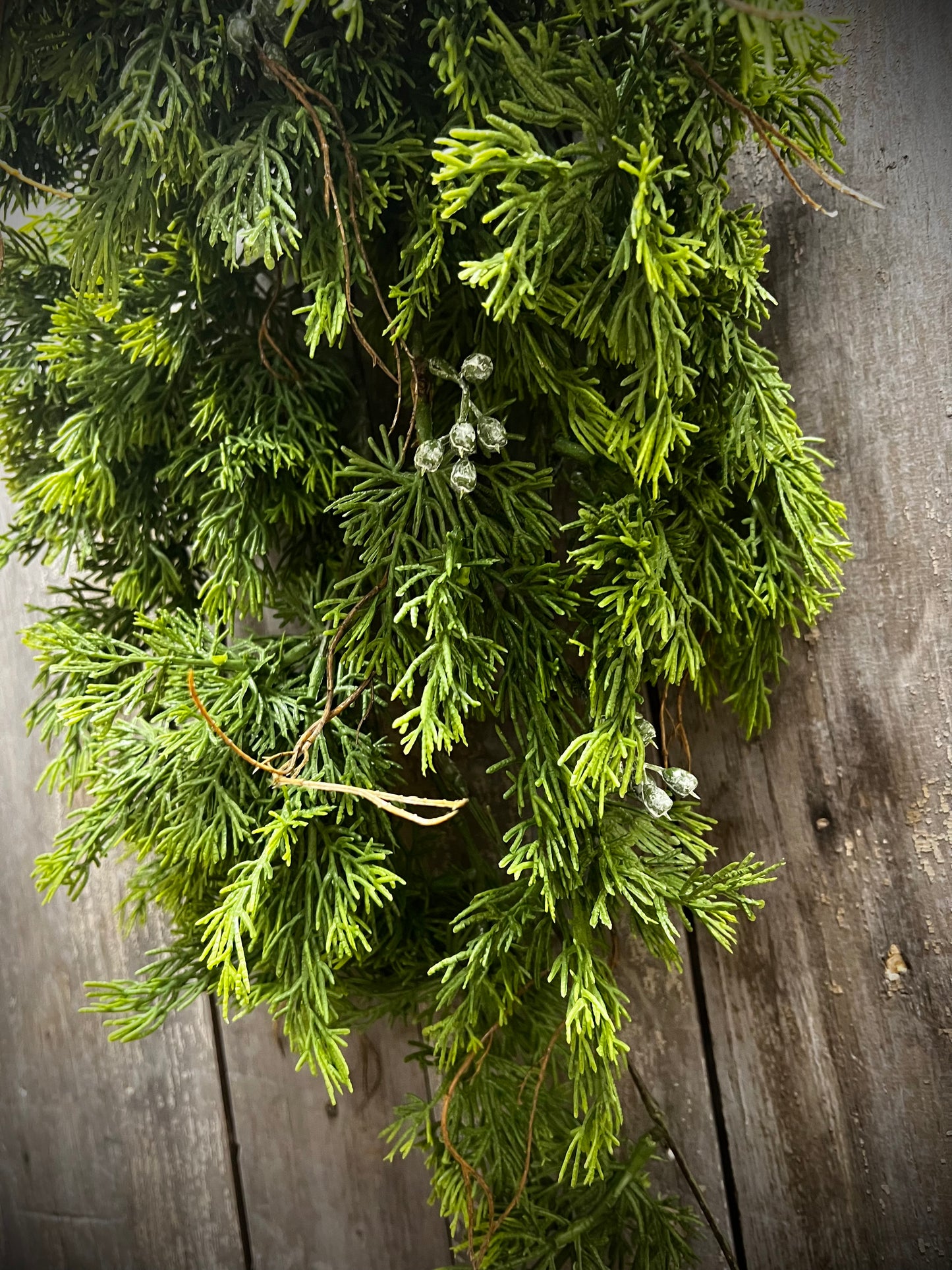 Hanging Bush, 34", DRIPPING CEDAR
