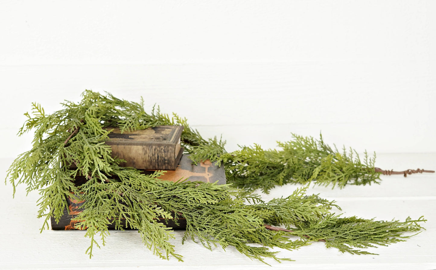 Garland, 5', REAL TOUCH CEDAR