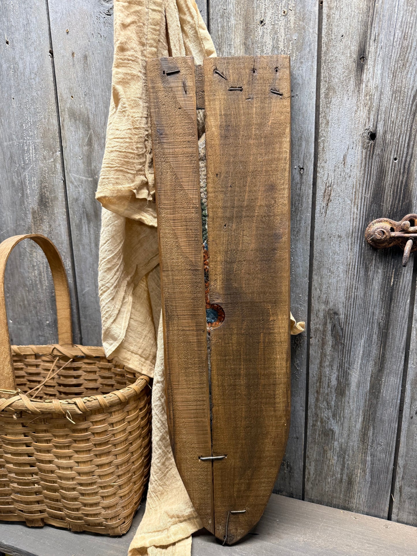 Hooked, Skinning Board, FOLK ART CARROT
