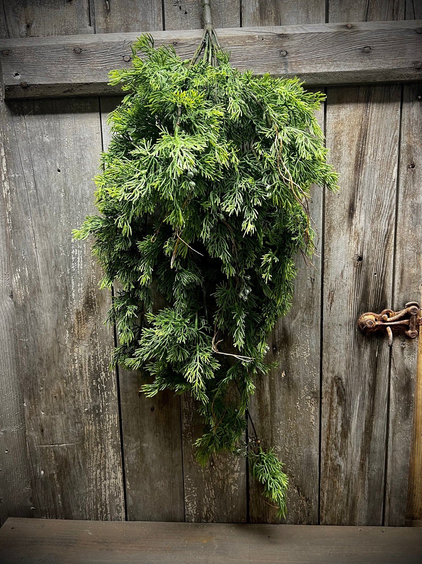 Hanging Bush, 34", DRIPPING CEDAR