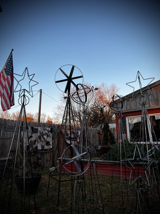 Garden Art, 6', STAR ON STAND