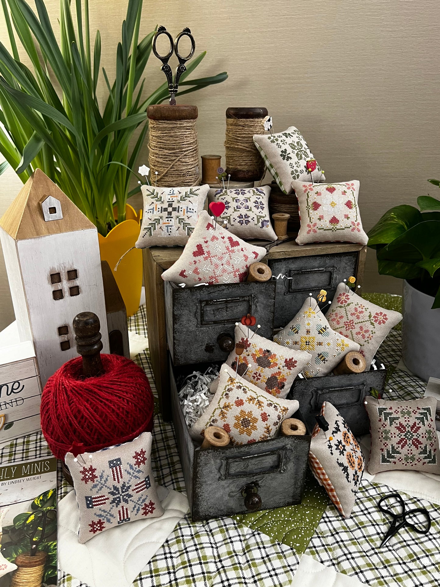 Pattern, CS, 12 MONTHLY MINIS