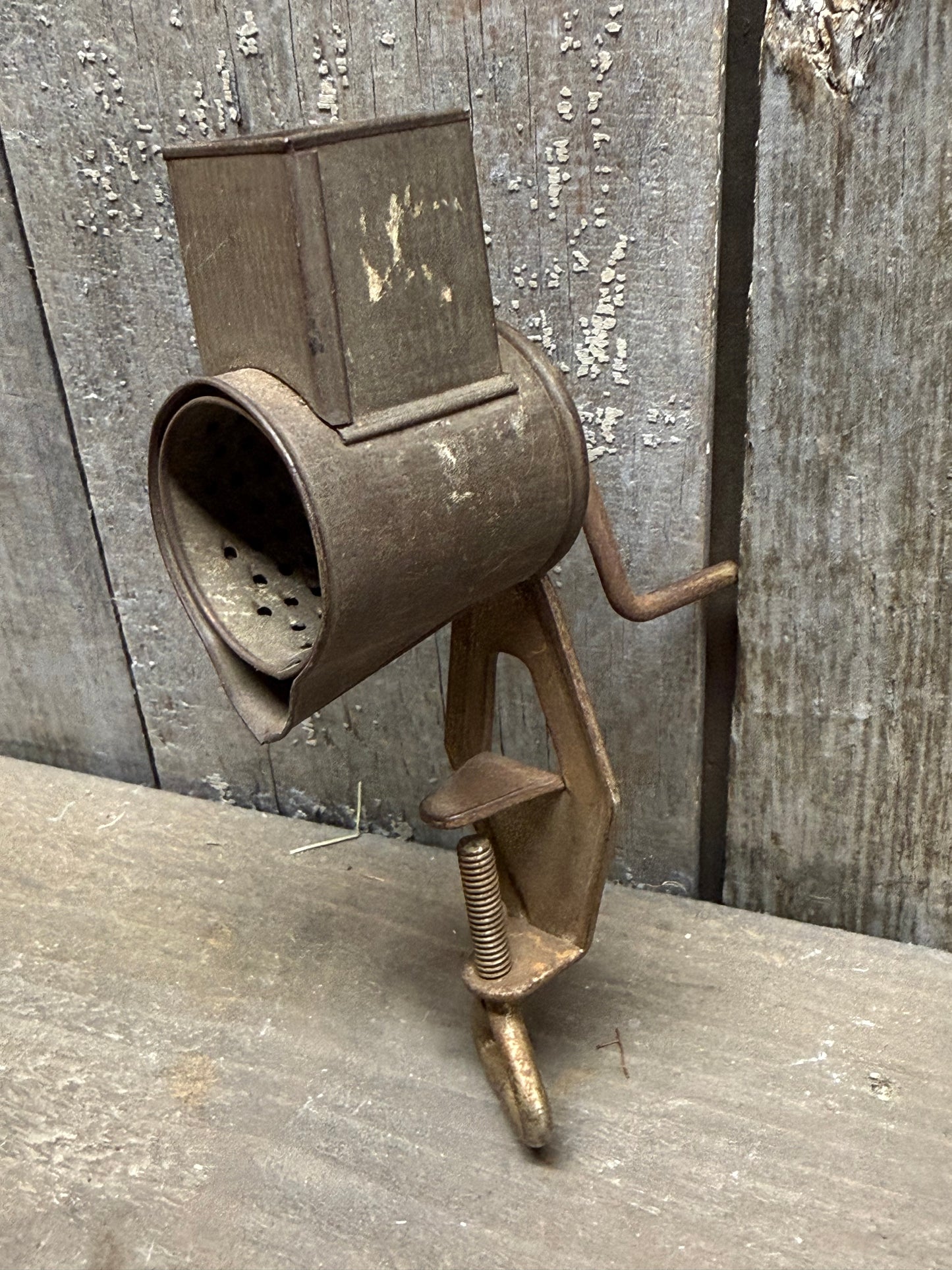 Nutmeg Grater, 6", TABLE MOUNT