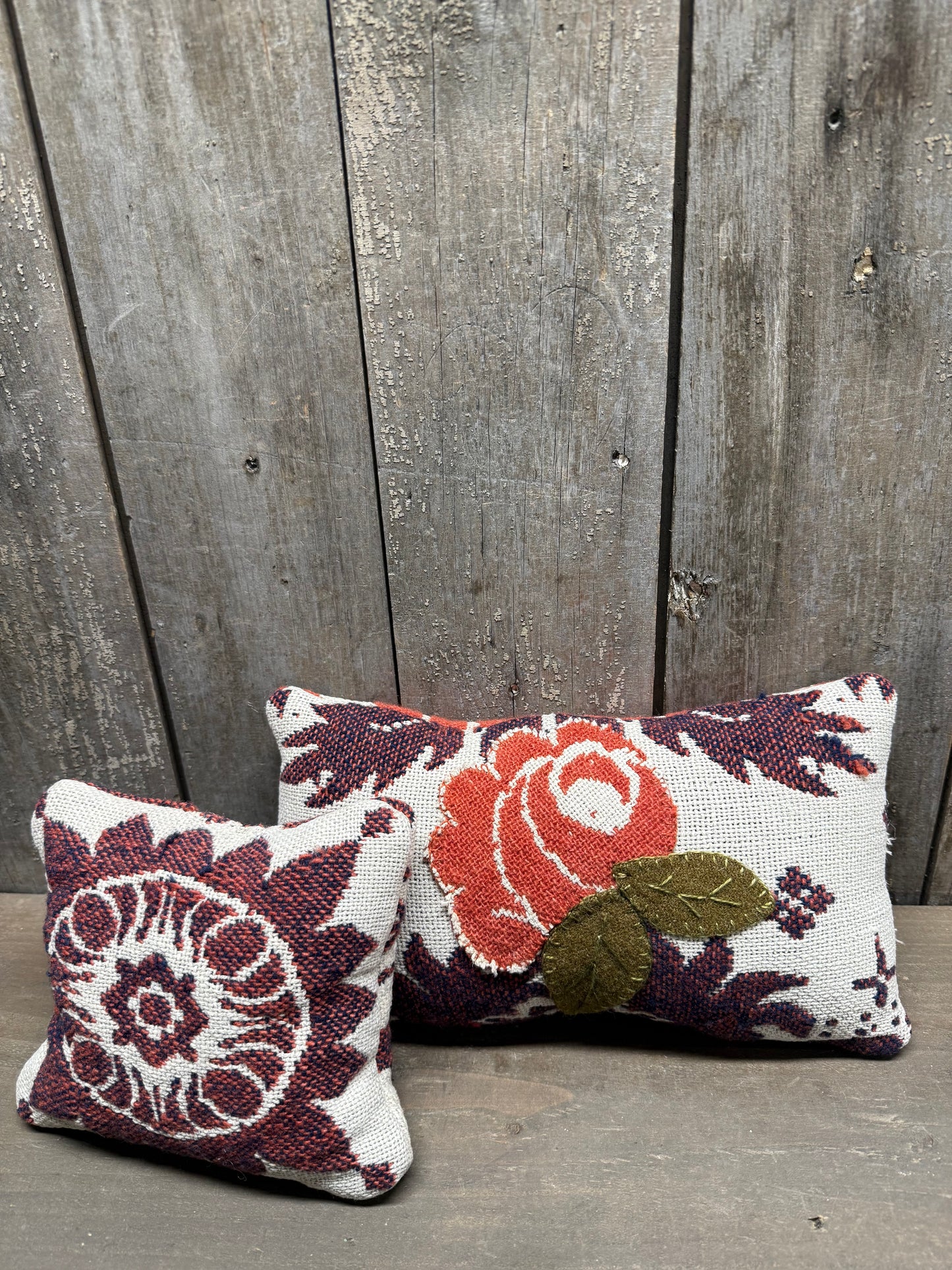 Pillow Set/2, OLD COVERLET, CORAL & WHITE
