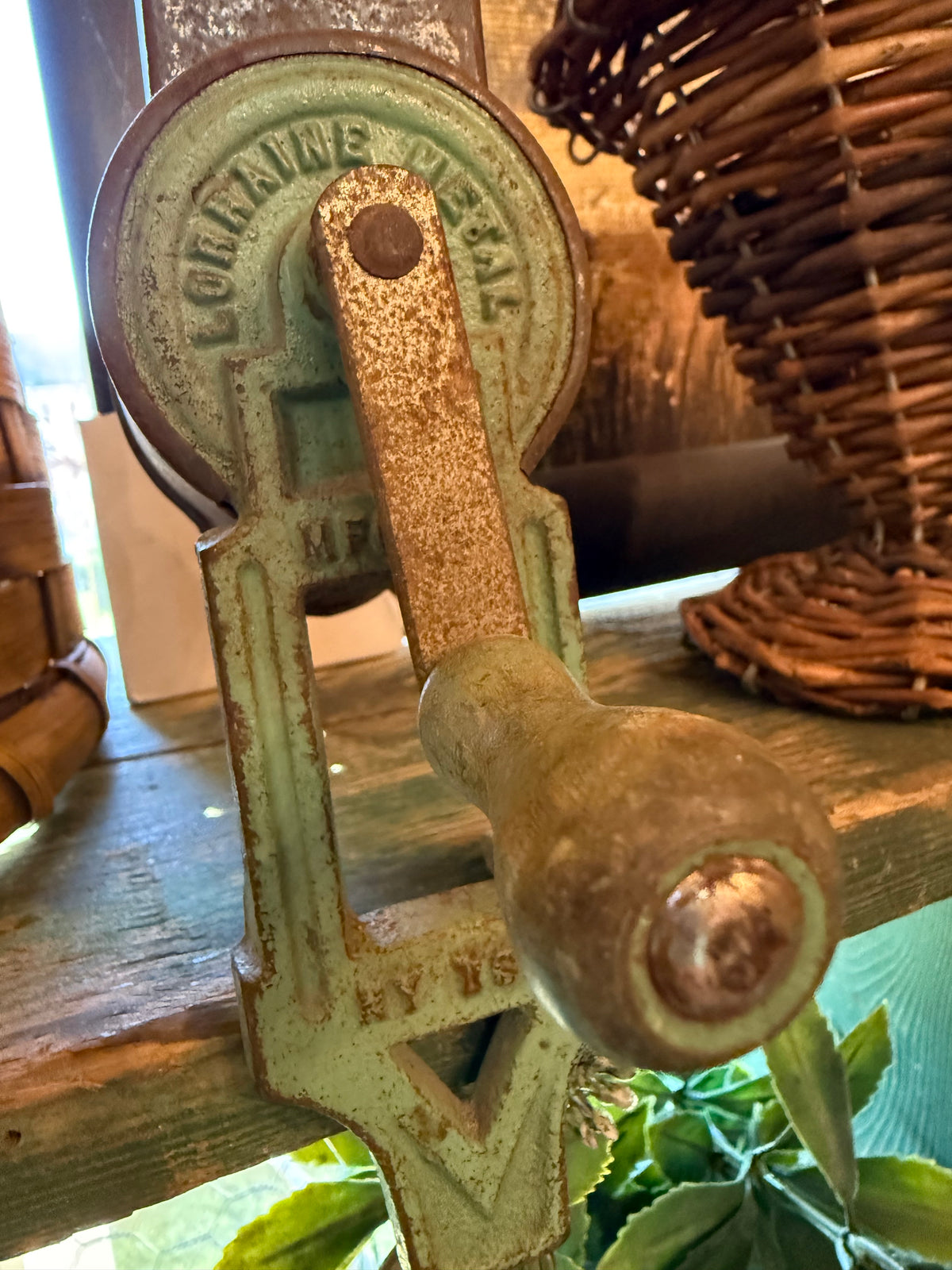 NUTMEG GRINDER, Table Mount