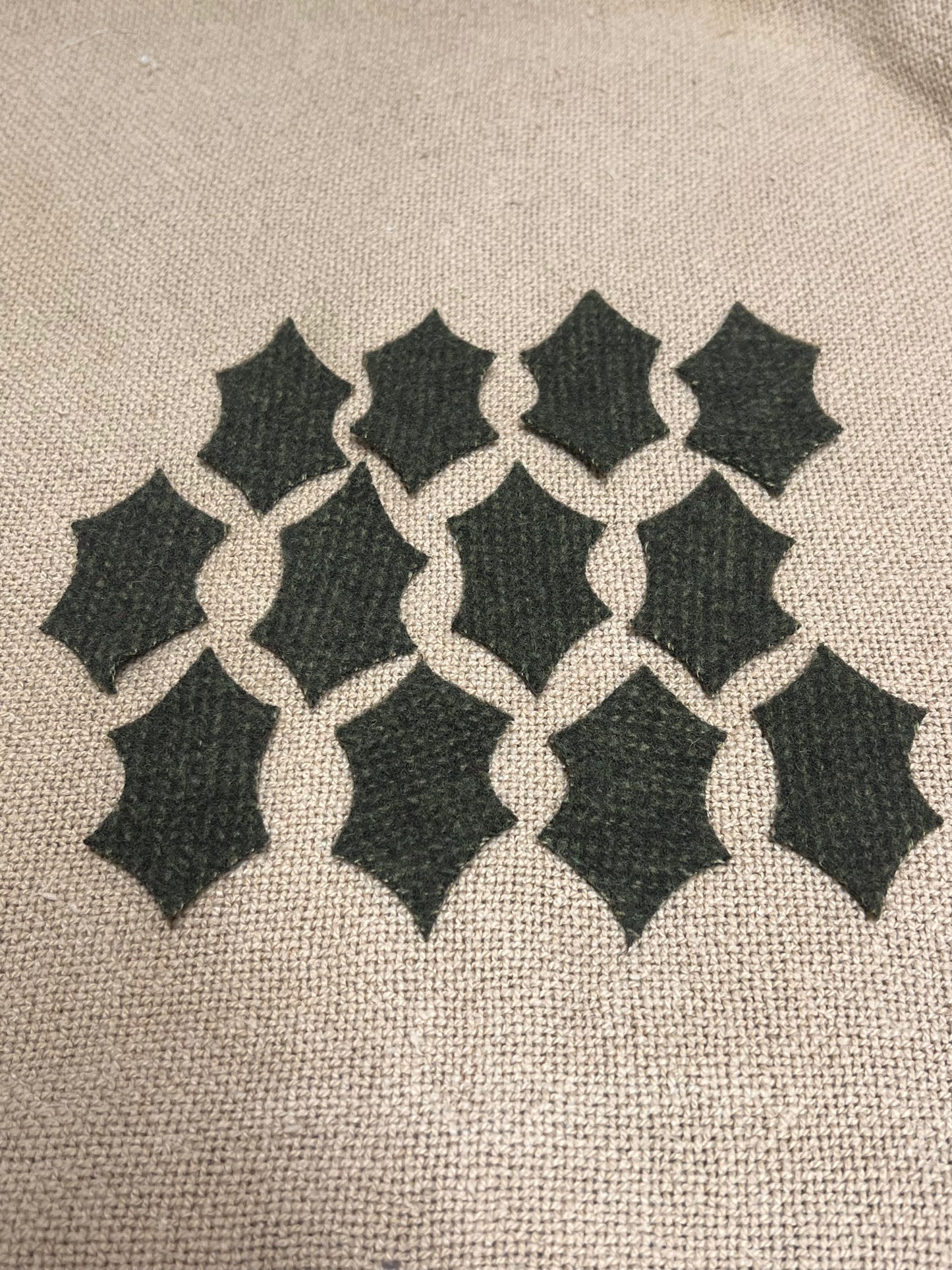 WOOL HOLLY LEAF, Large, 3"x 1.5"