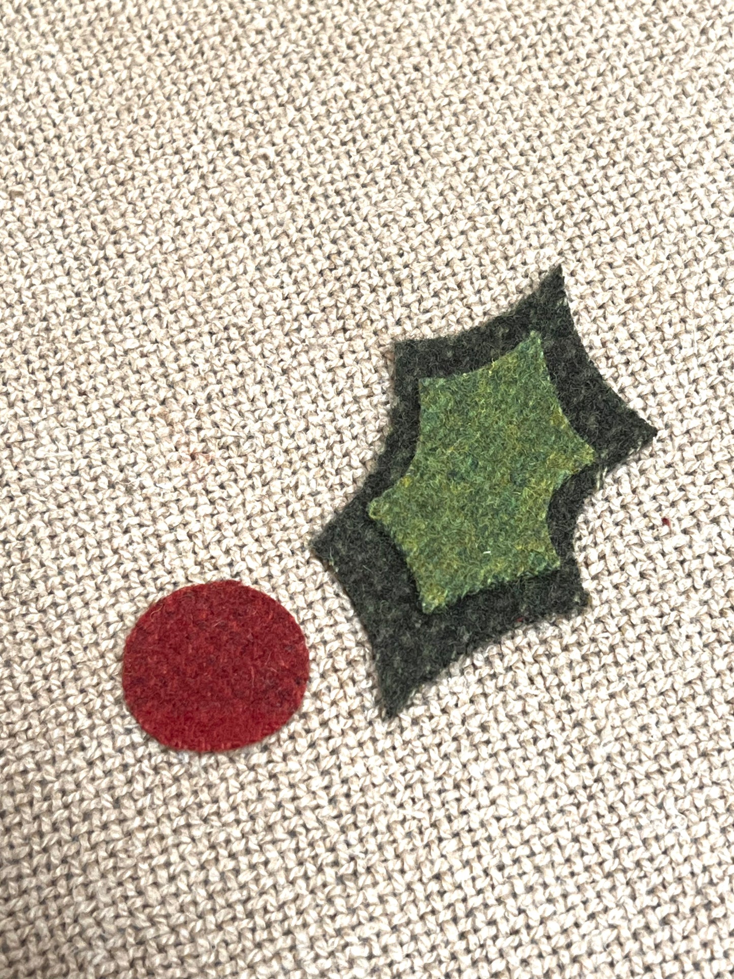 WOOL BERRY, 1" Circle