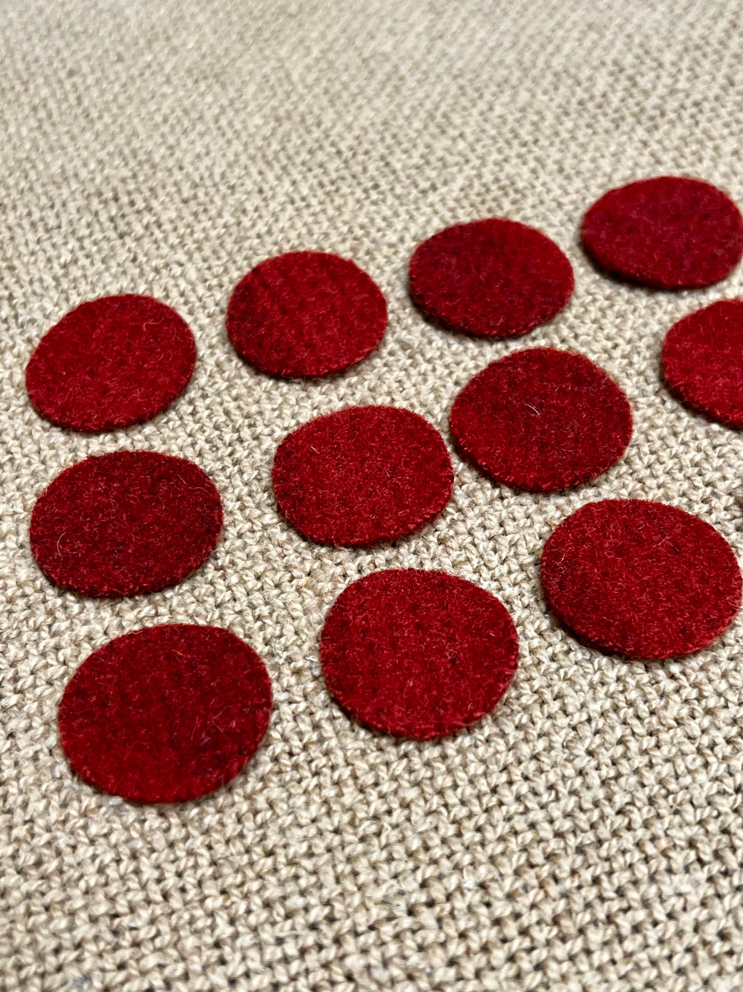 WOOL BERRY, 1" Circle
