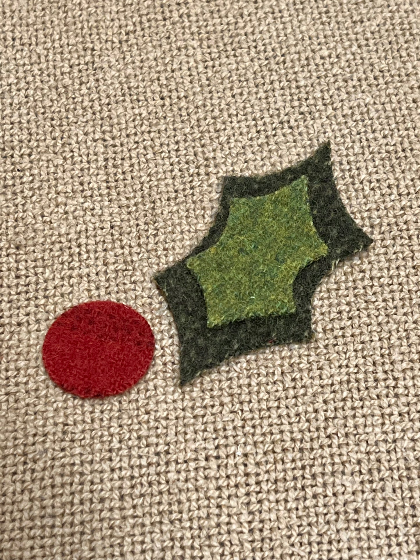 WOOL BERRY, 1" Circle
