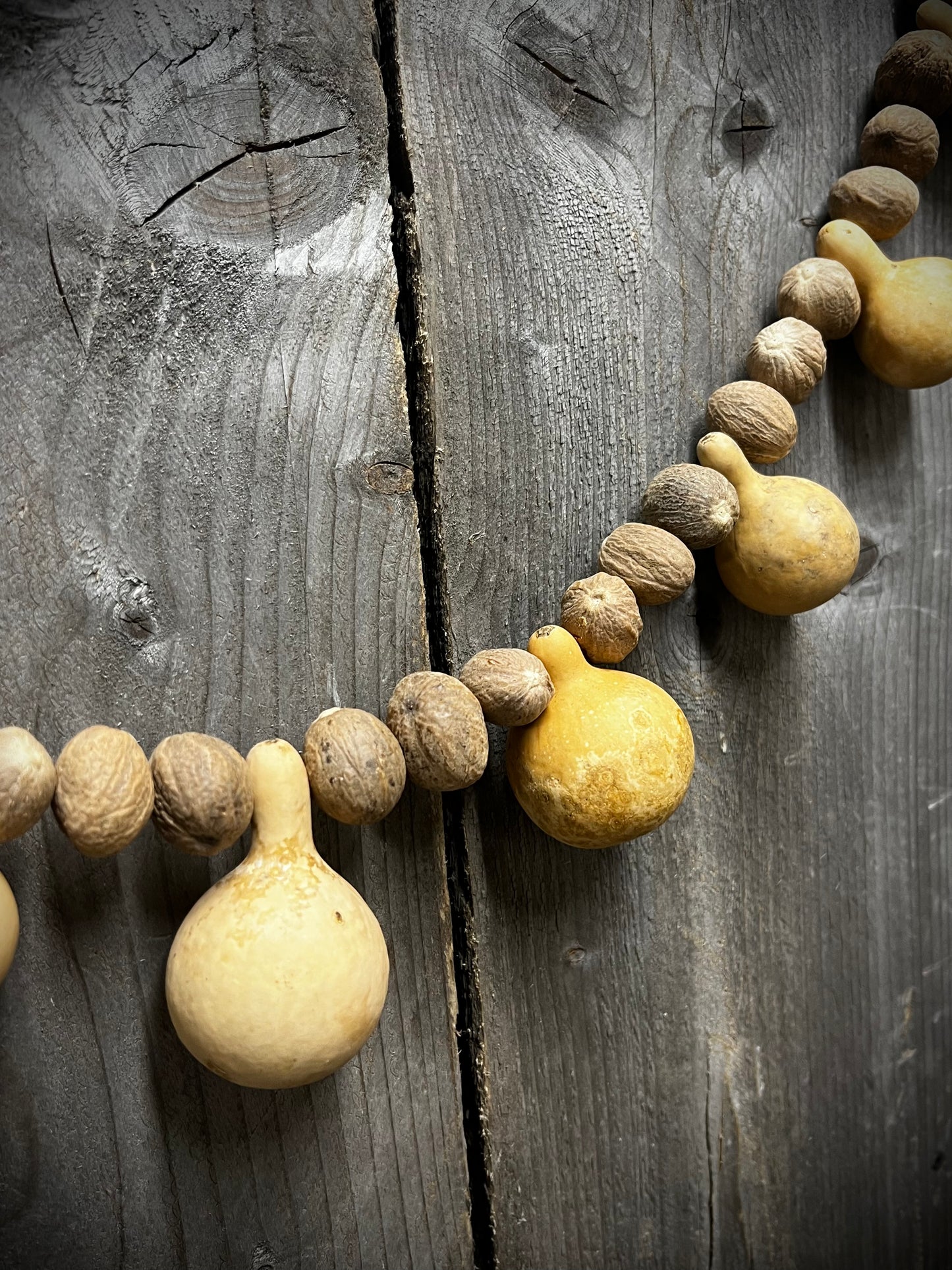 Garland, 24", NUTMEG & SPINNER GOURD