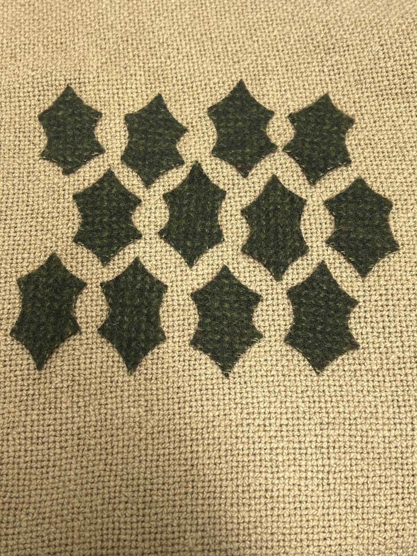 WOOL HOLLY LEAF, Small, 2"x 1"
