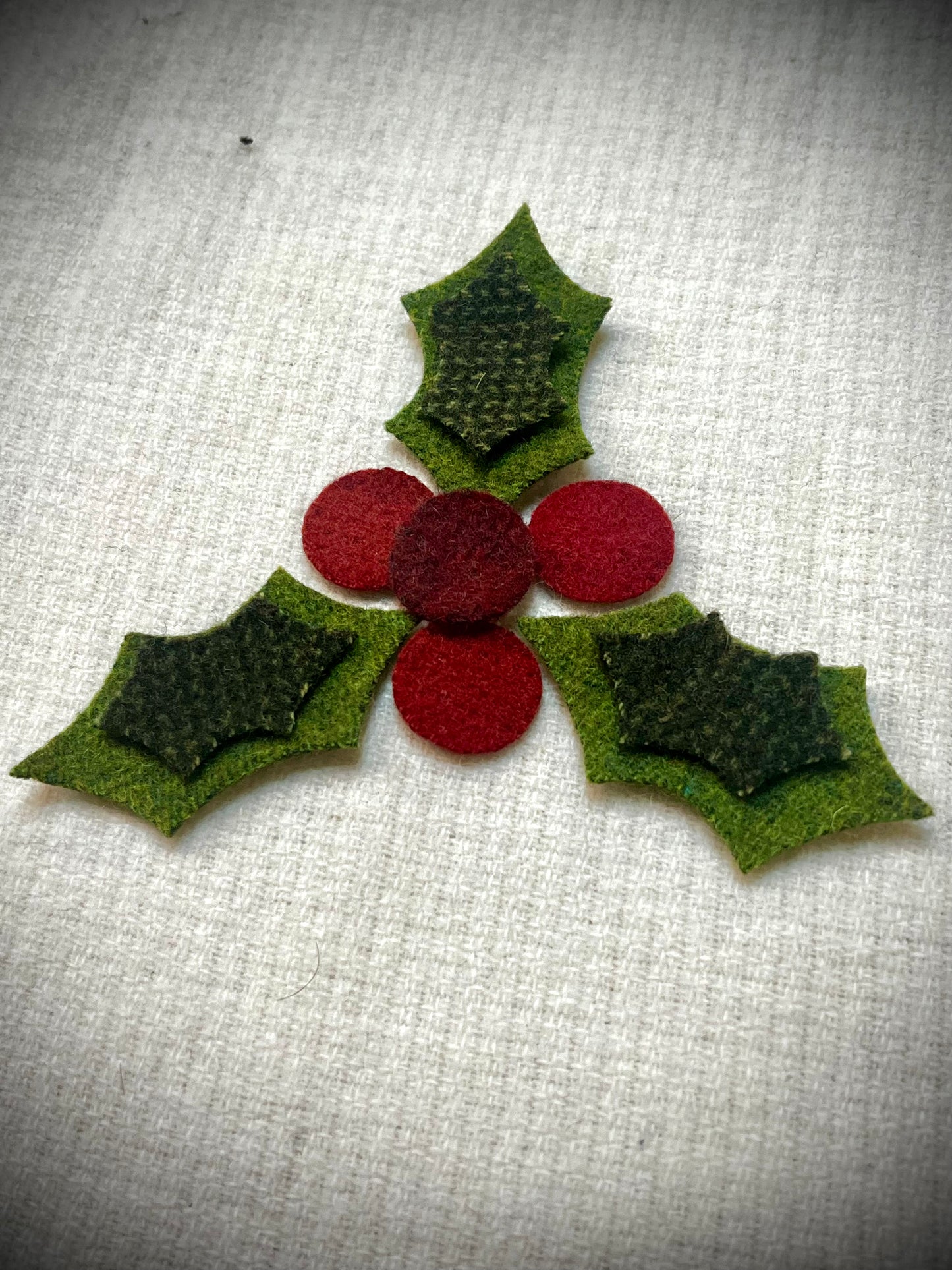WOOL BERRY, 1" Circle