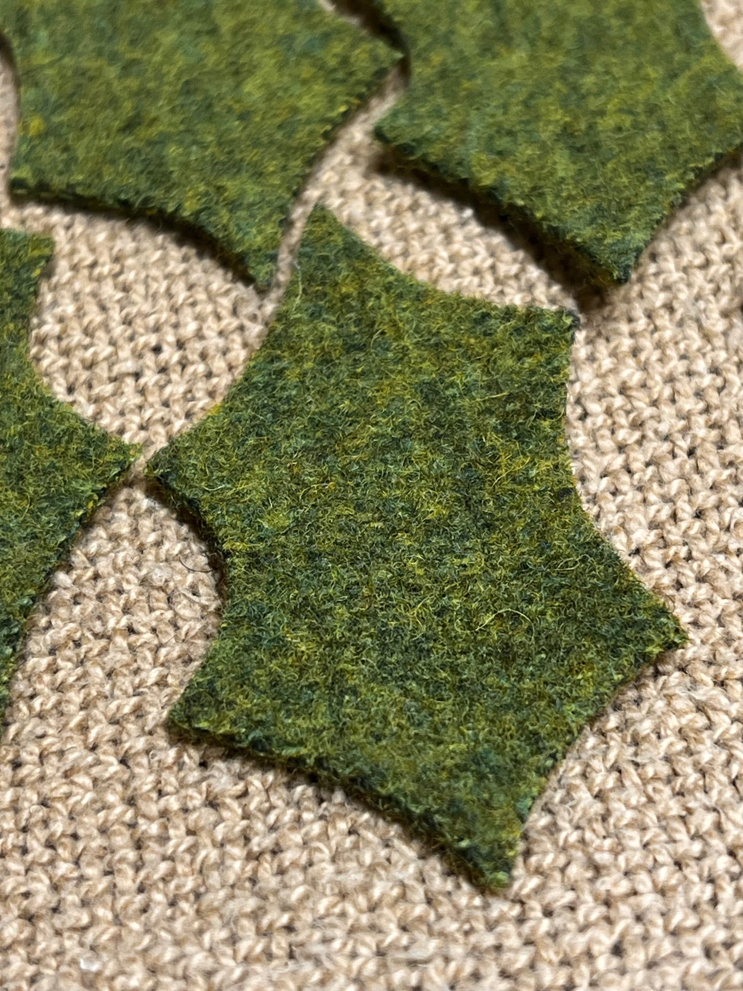 WOOL HOLLY LEAF, Large, 3"x 1.5"