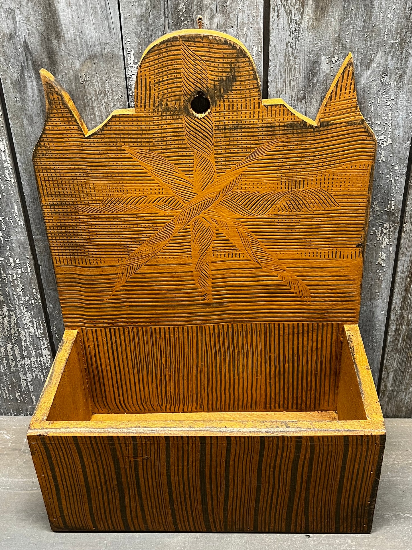 Wall Box, PUMPKIN W/ STAR