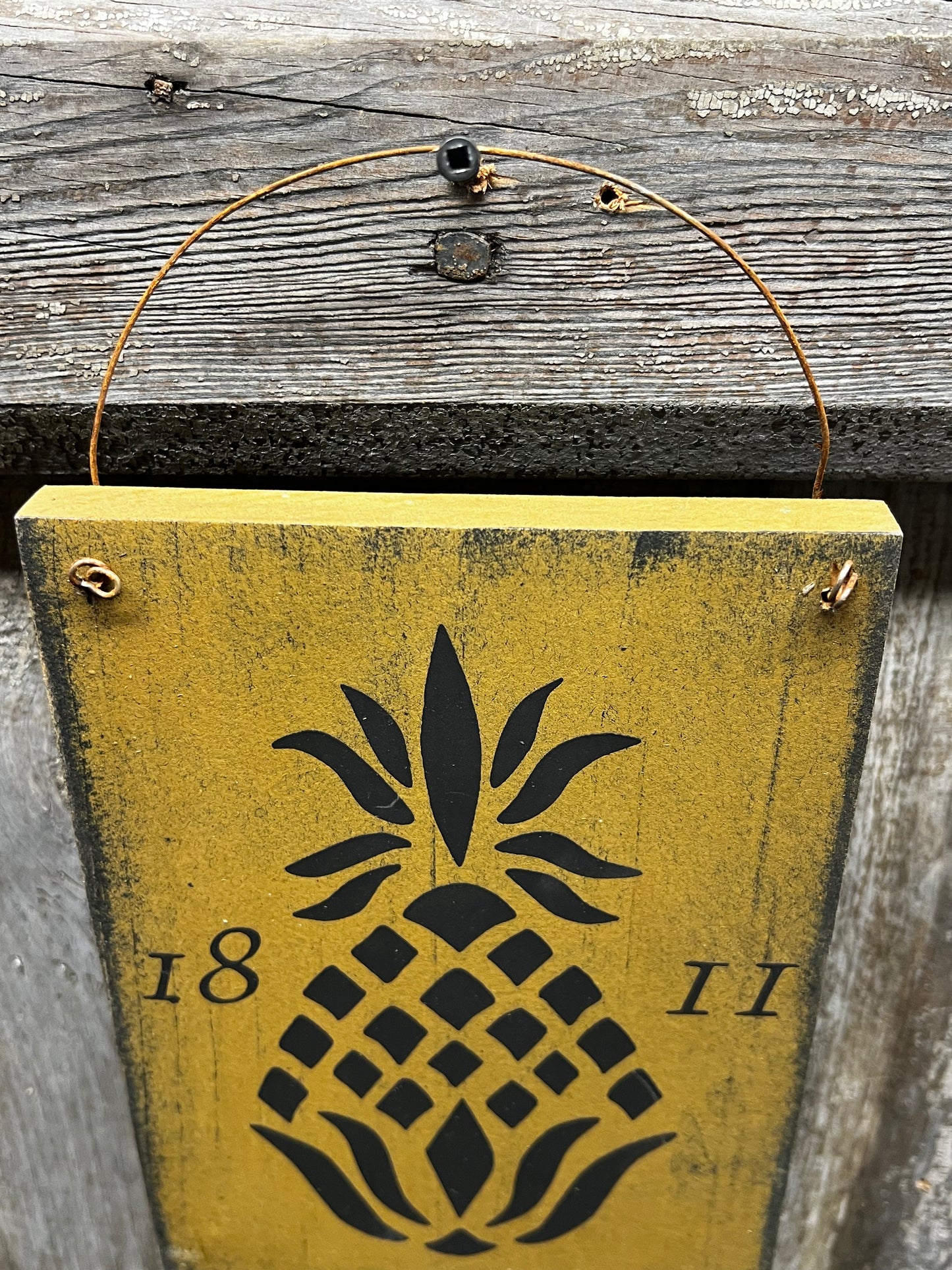 Hanger, 5"x 7". PINEAPPLE