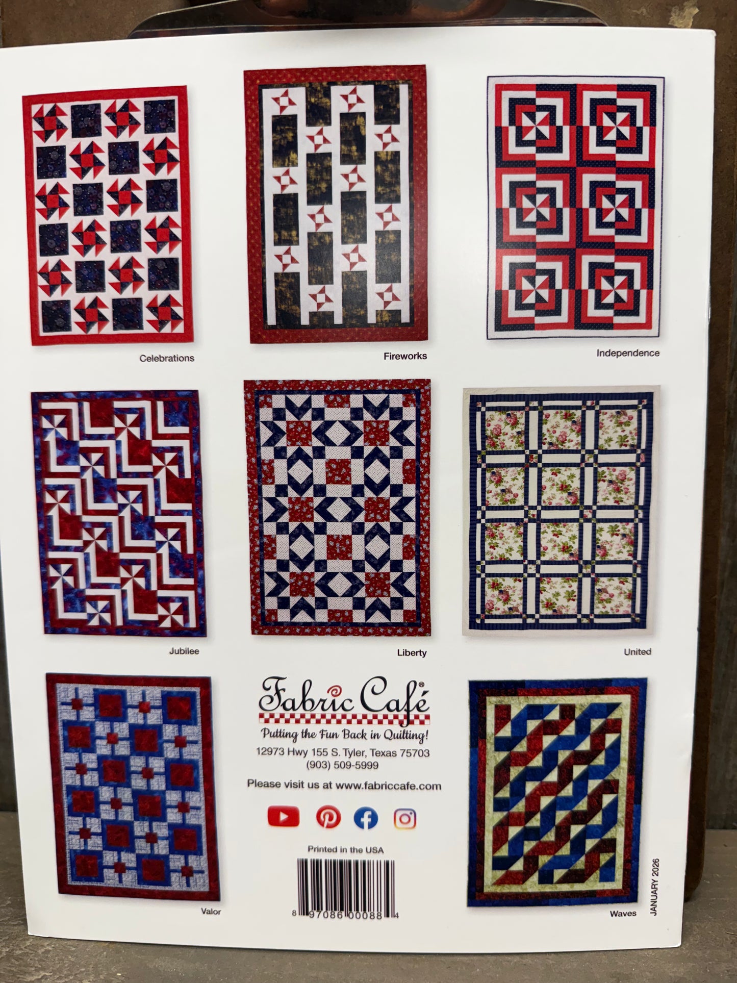 Book, Soft Cover, MAKE IT PATRIOTIC WITH 3 YARD QUILTS