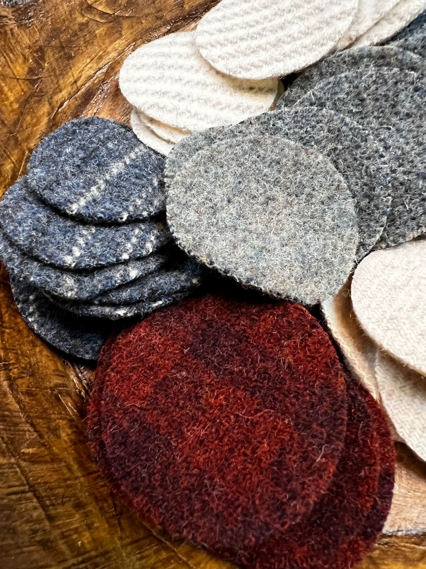 WOOL PENNY CIRCLES, 2”, Assorted Colors