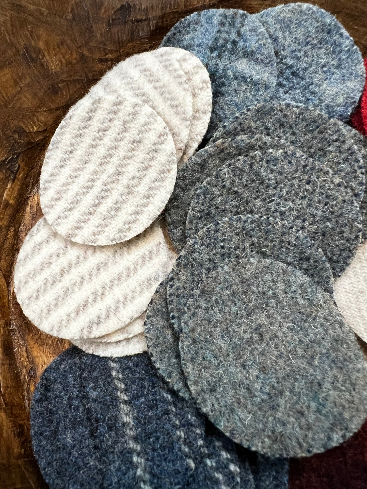 WOOL PENNY CIRCLES, 2”, Assorted Colors