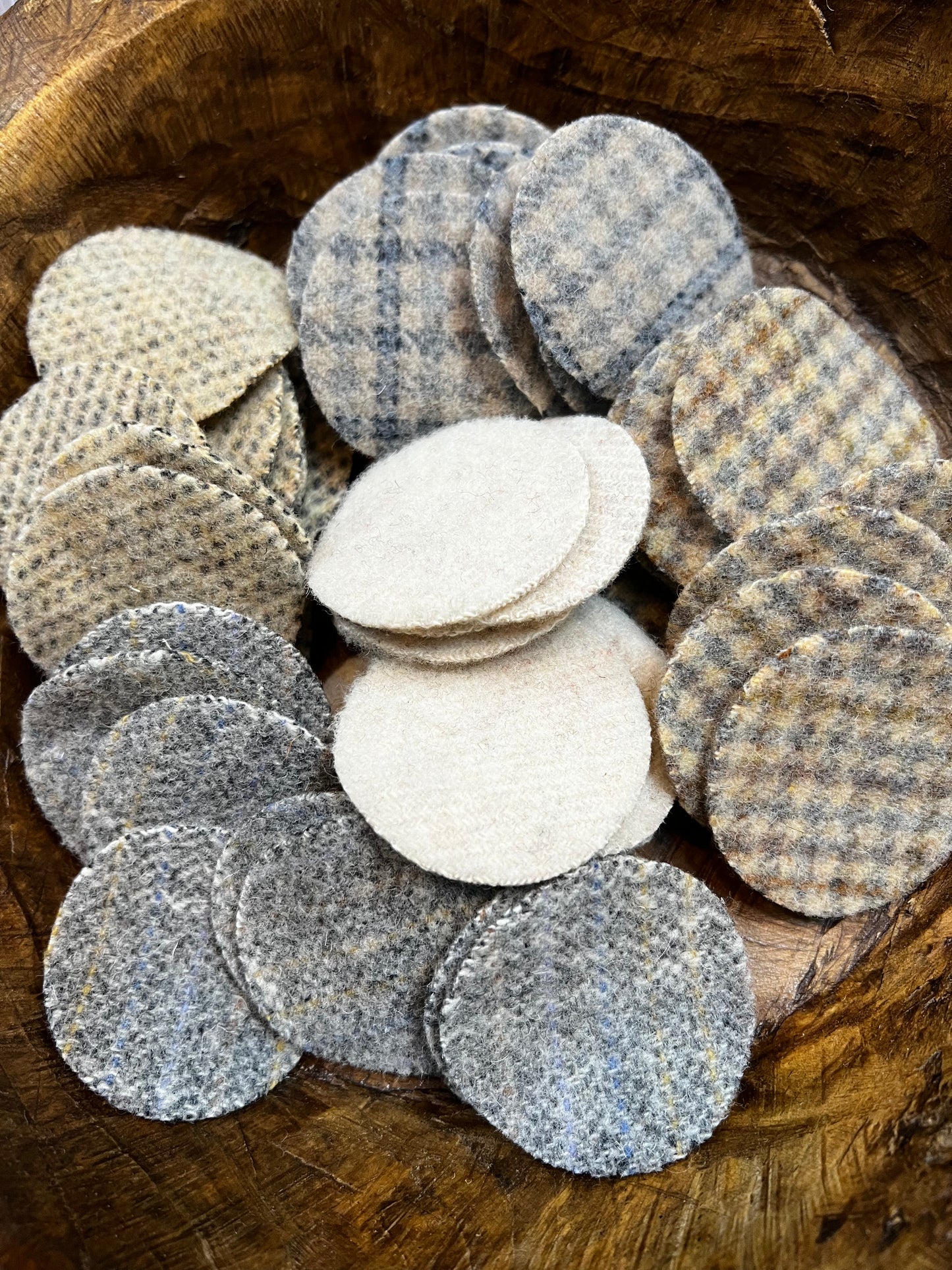 WOOL PENNY CIRCLES, 2”, Assorted Colors
