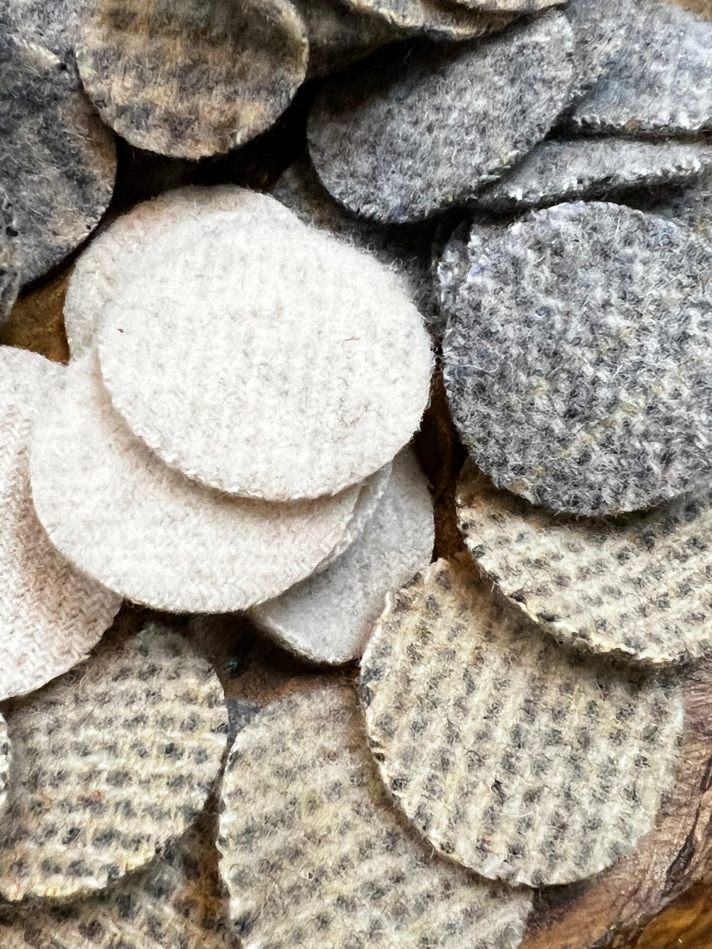 WOOL PENNY CIRCLES, 1.5”, Assorted Colors