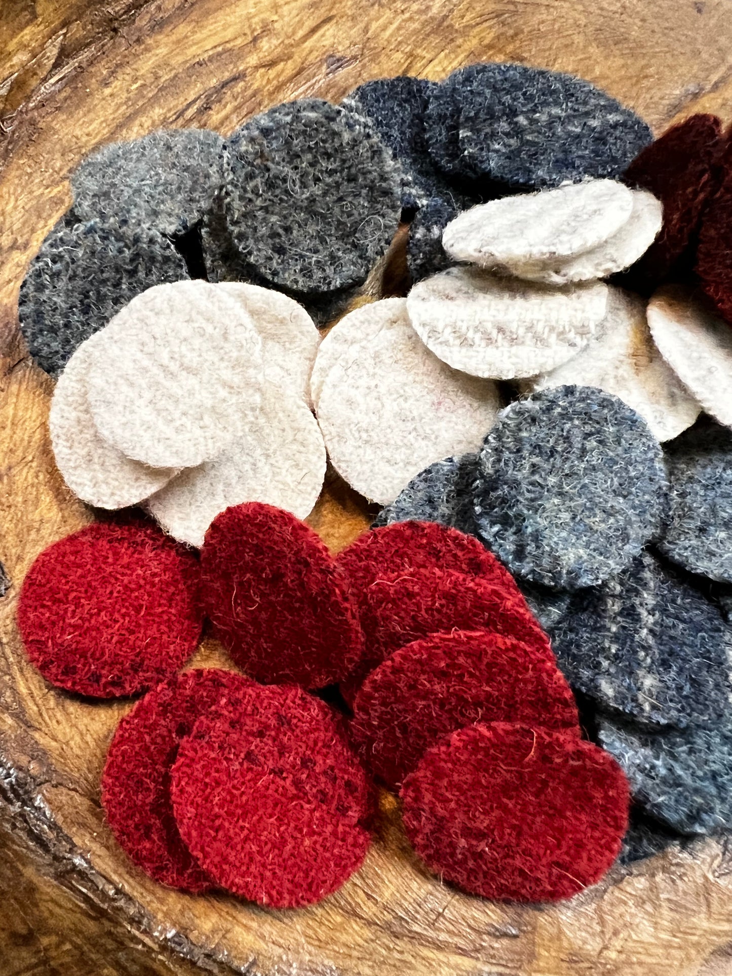 WOOL PENNY CIRCLES, 1”, Assorted Colors