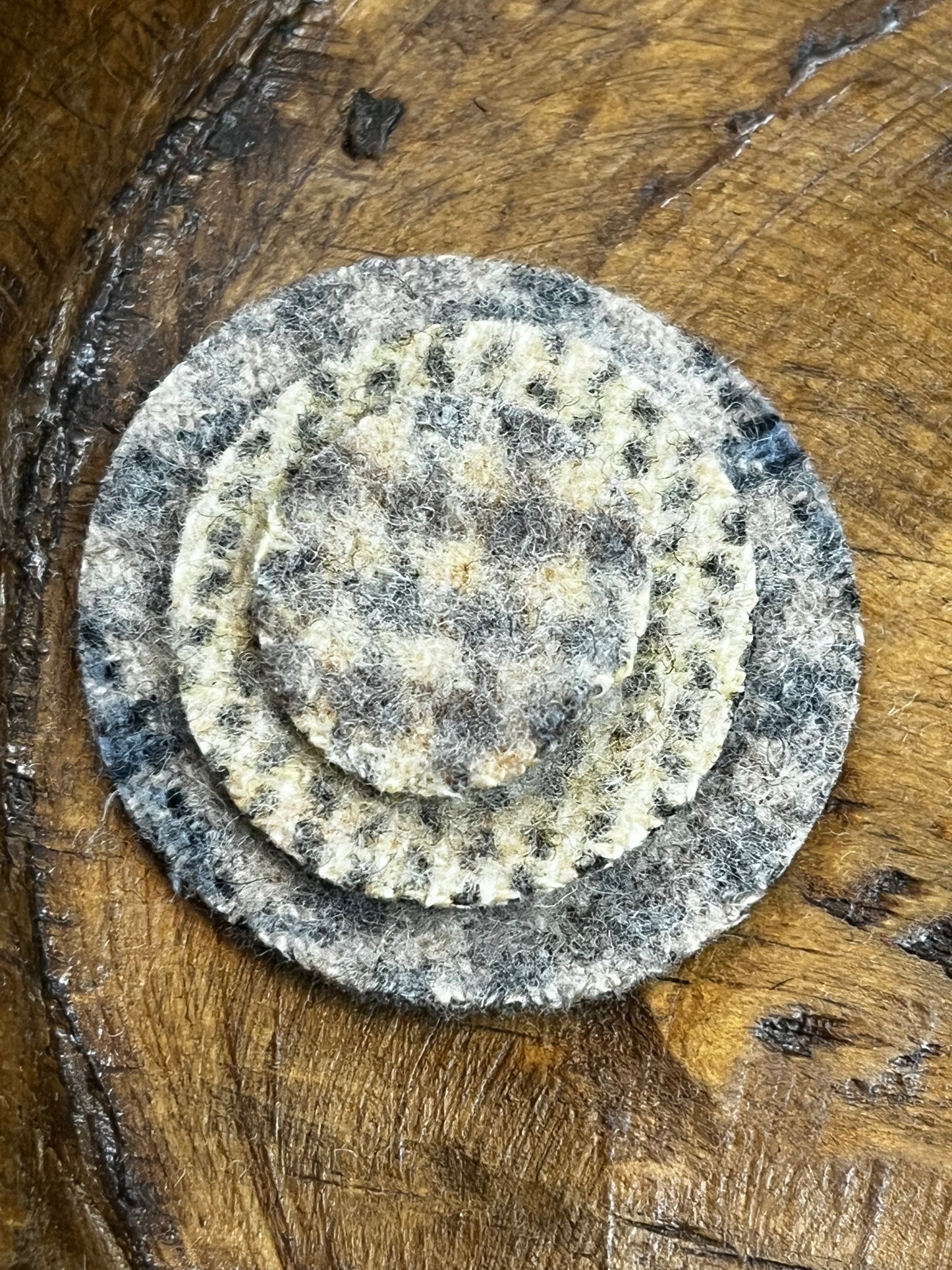 WOOL PENNY CIRCLES, 2”, Assorted Colors