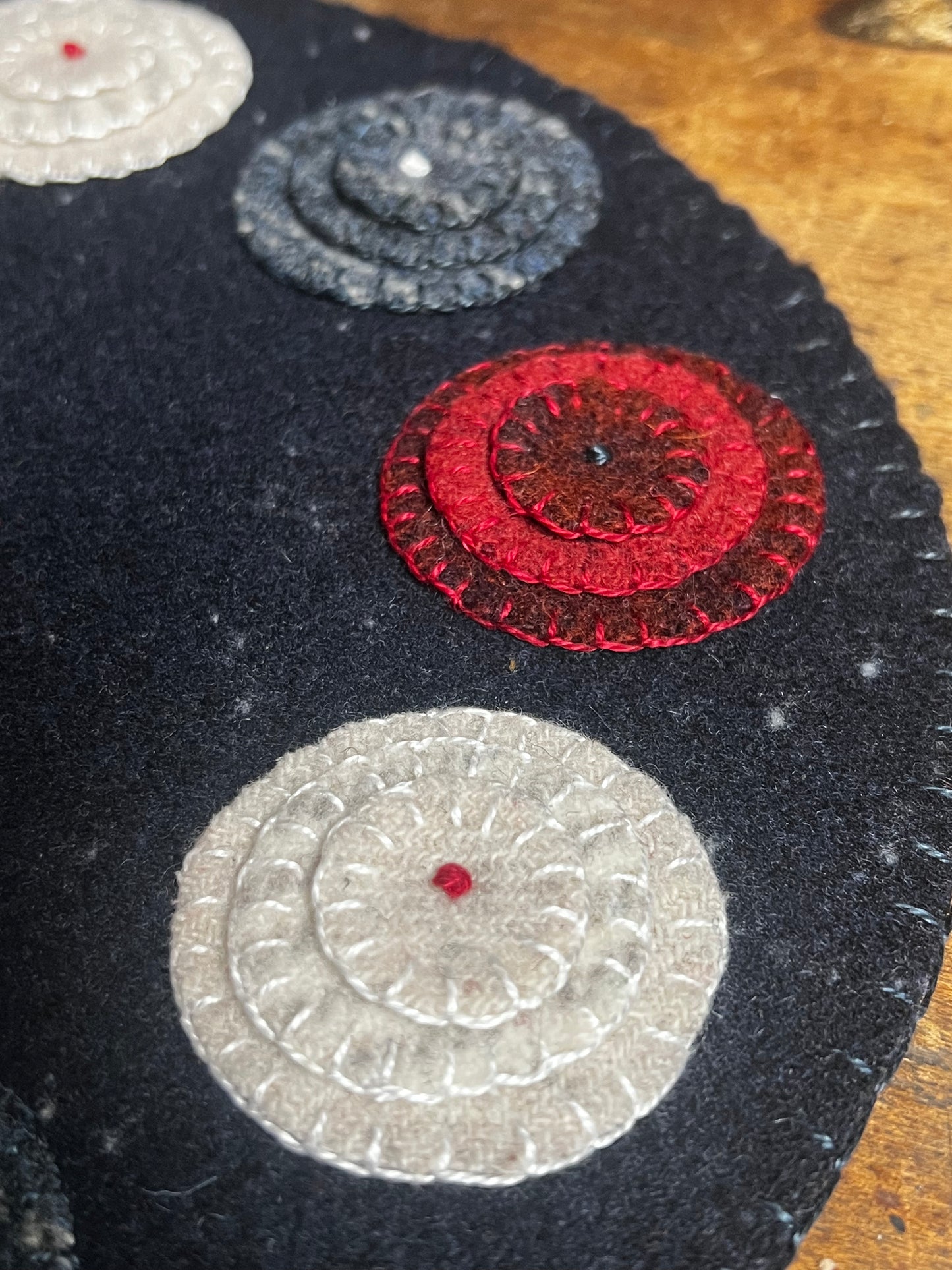 WOOL PENNY CIRCLES, 2”, Assorted Colors