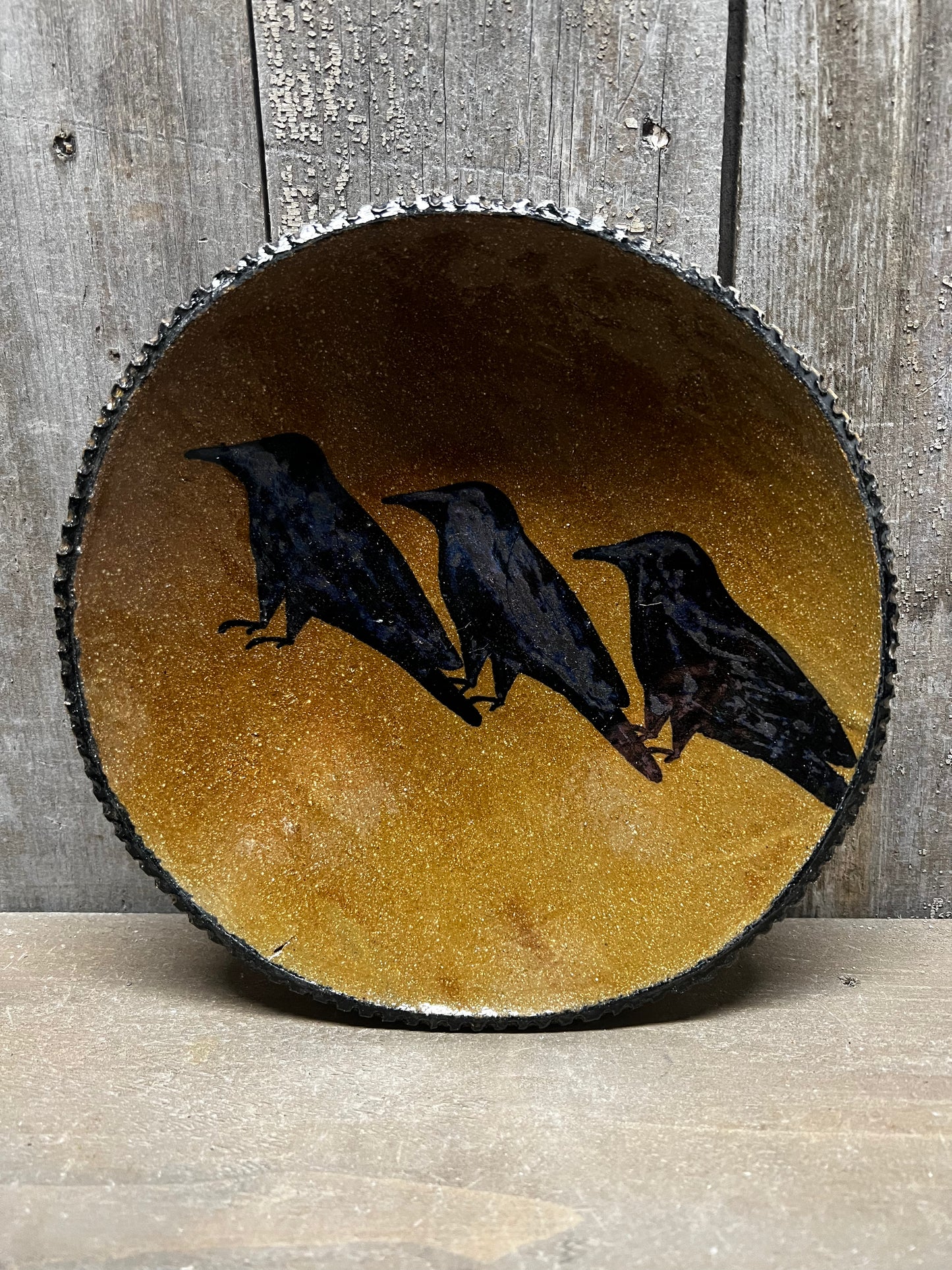 Plate, Round, Medium, 3 CROWS