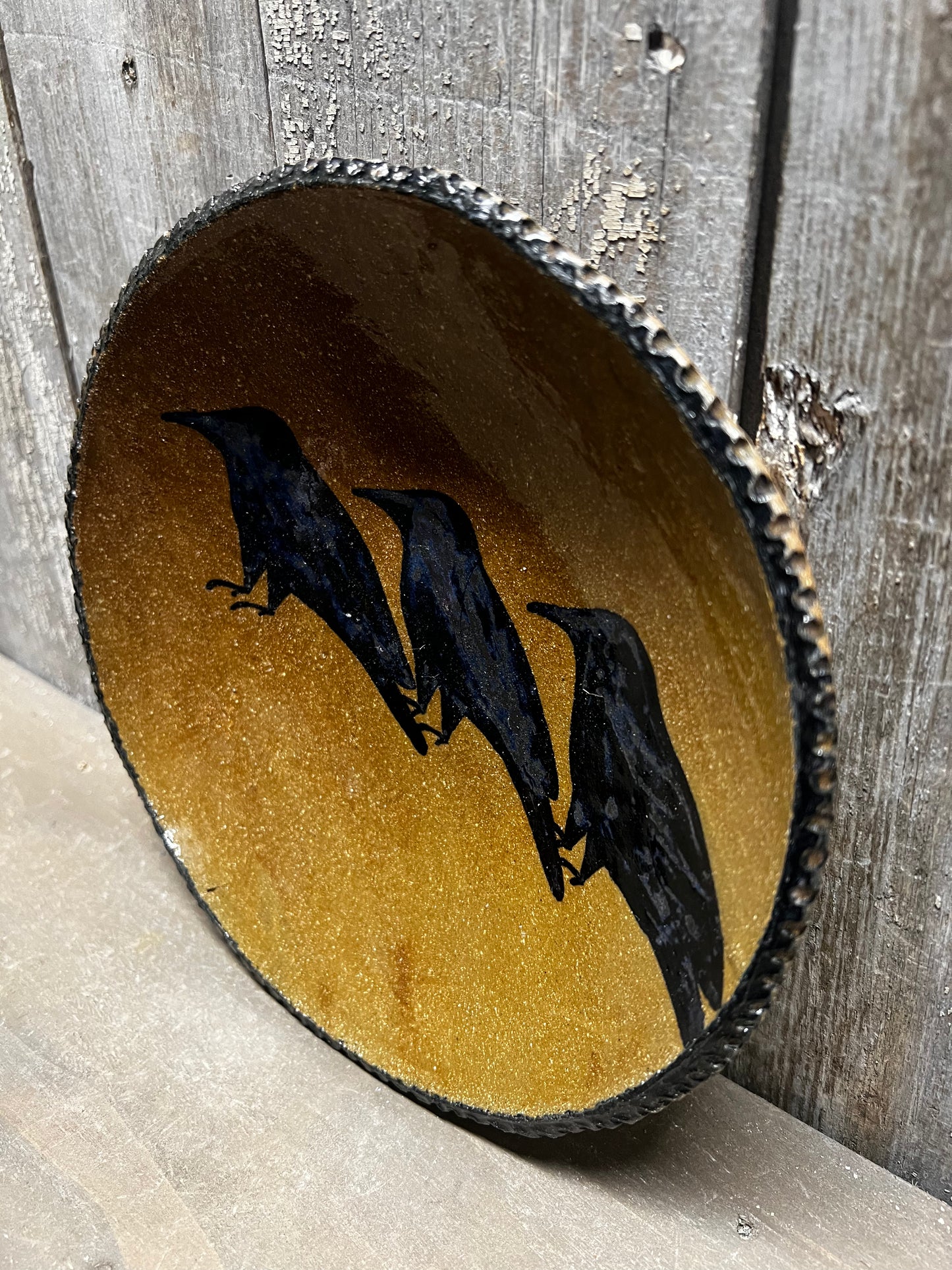 Plate, Round, Medium, 3 CROWS