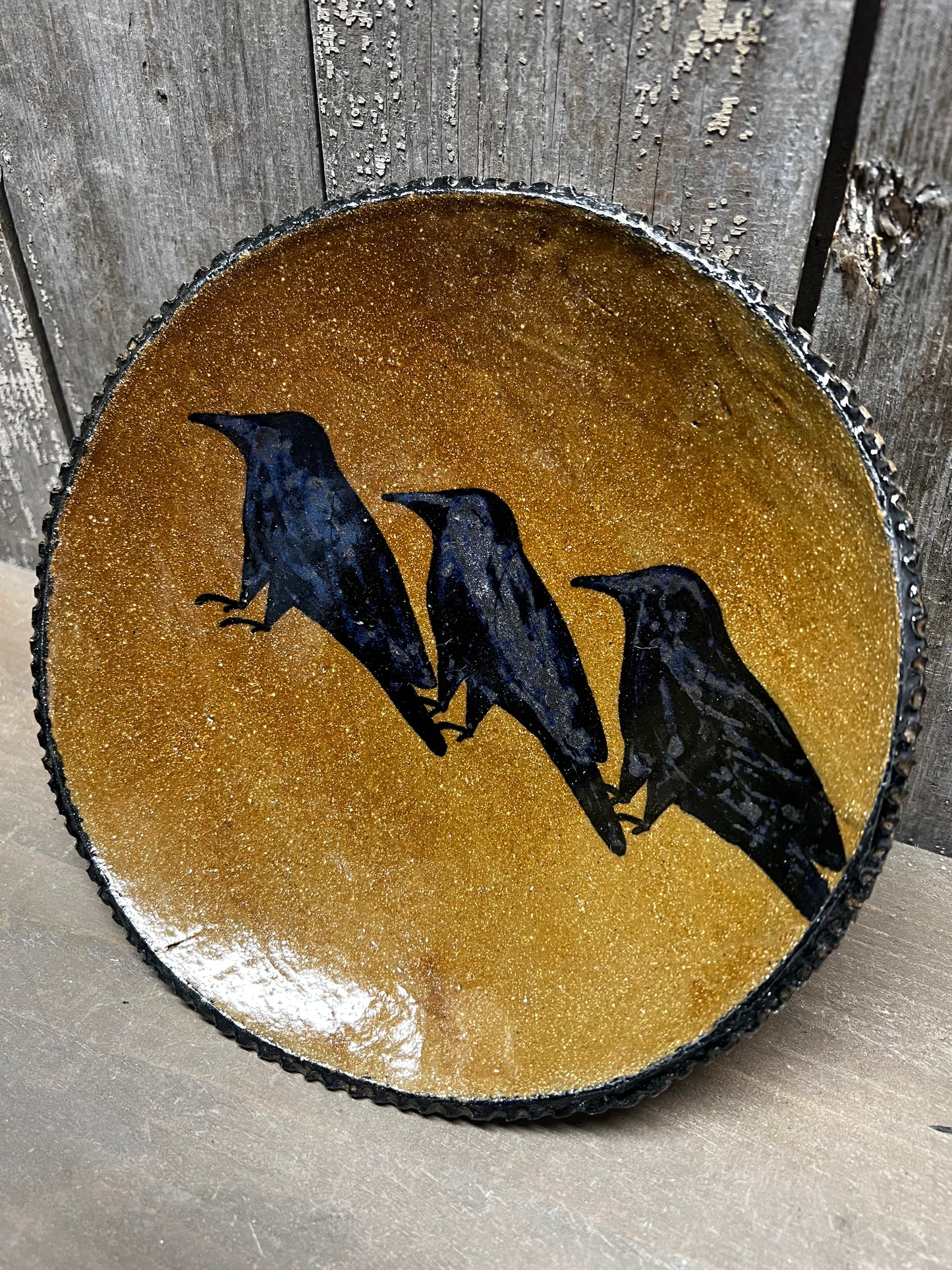 Plate, Round, Medium, 3 CROWS