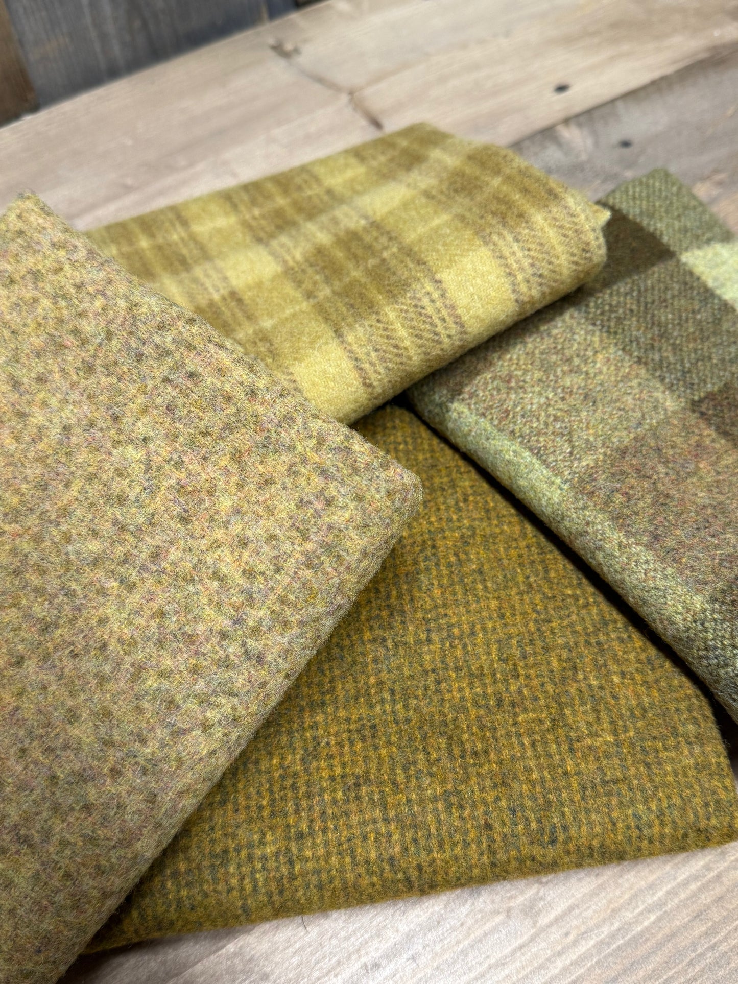 Wool Bundle, Unwashed, MAIZE
