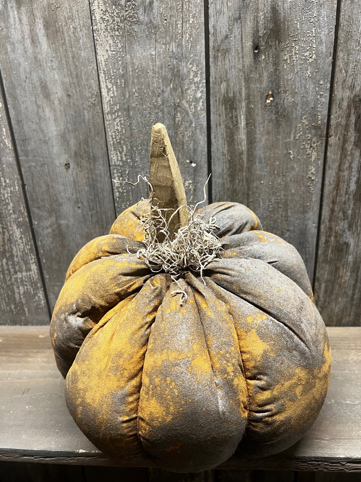 Jumbo Pumpkin, 10", GRUNGY W/ MOSS