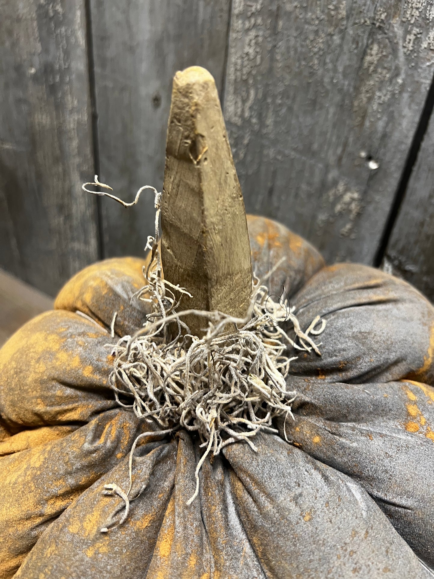 Jumbo Pumpkin, 10", GRUNGY W/ MOSS