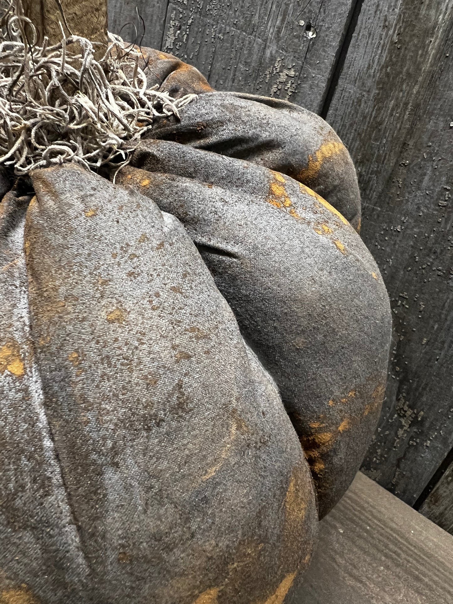 Jumbo Pumpkin, 10", GRUNGY W/ MOSS