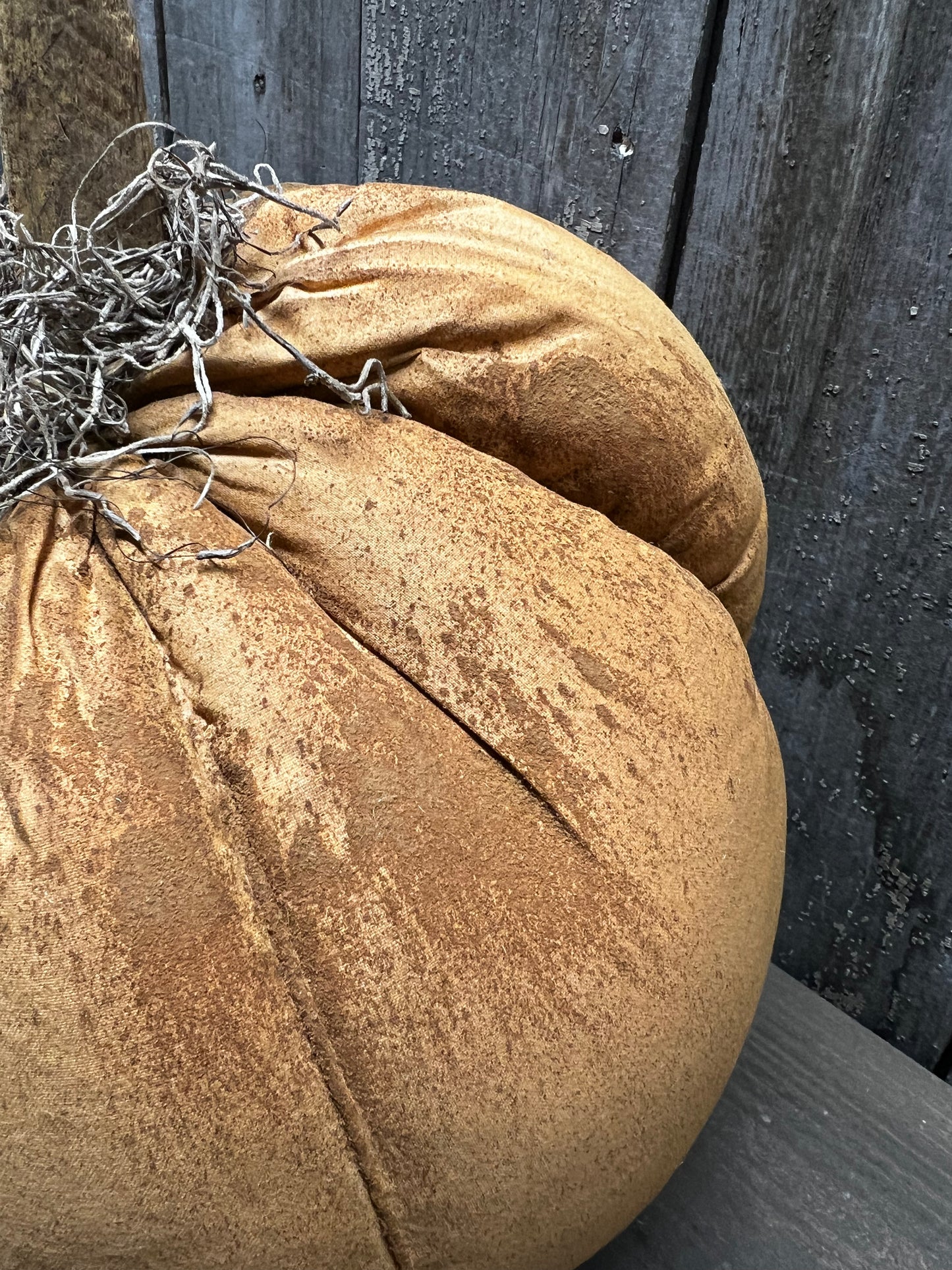 Jumbo Pumpkin, 10", GRUNGY W/ MOSS