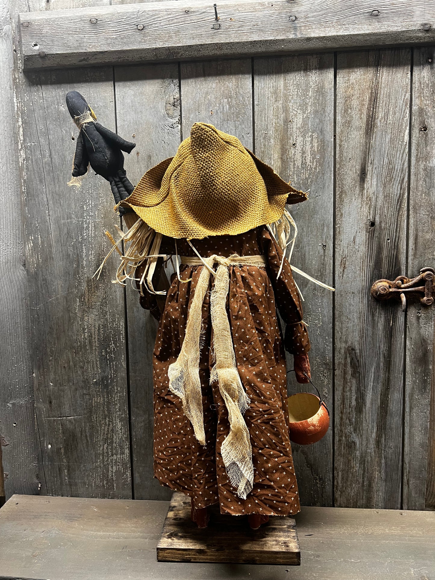 Pumpkin Girl, 28", SCARECROW & CROW/ BROWN DRESS