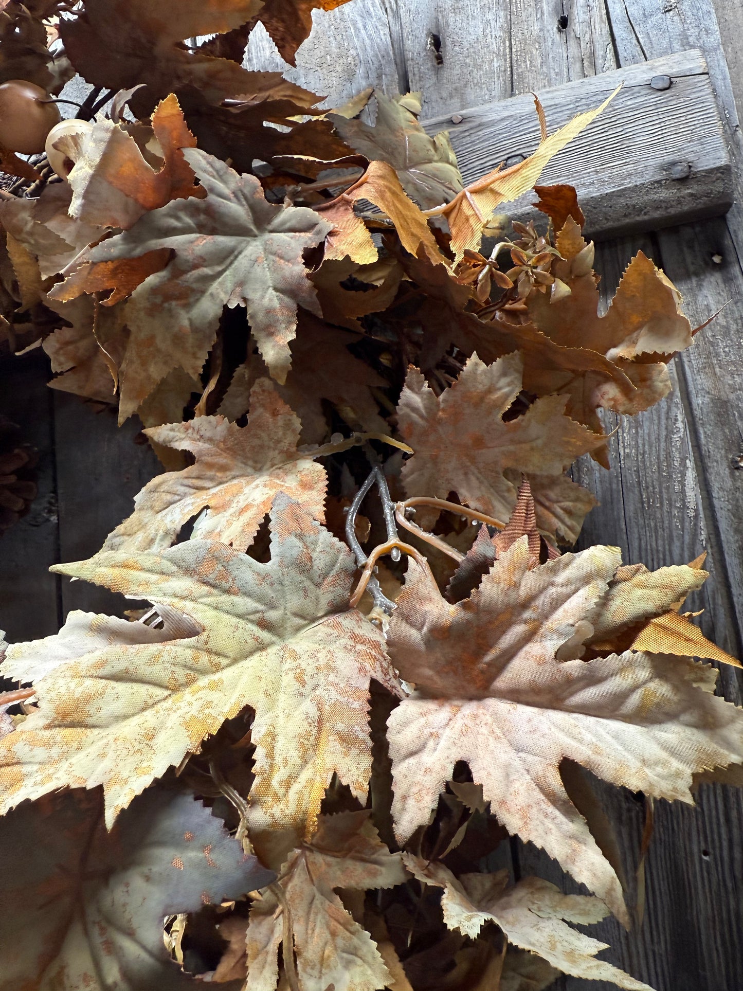 Wreath, 28", EARTHY MAPLE