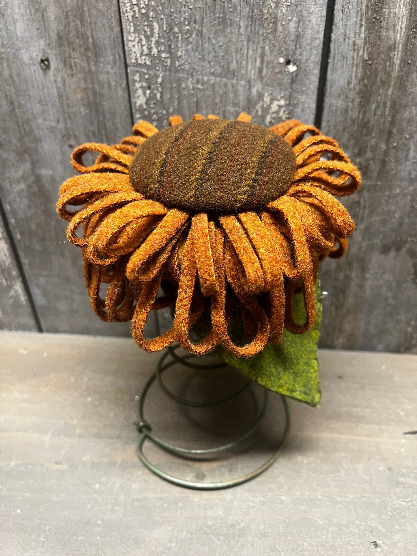 Wool Sunflower, 6" BEDSPRING