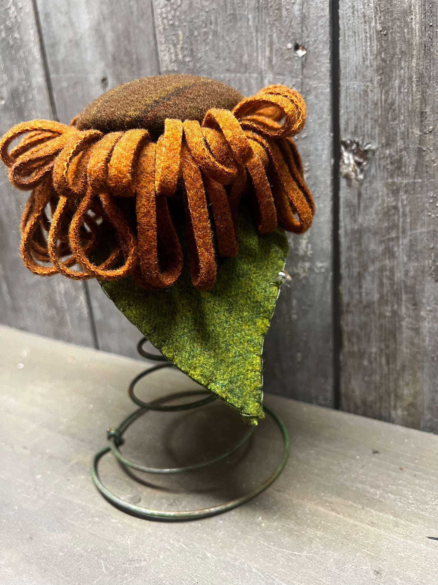 Wool Sunflower, 6" BEDSPRING