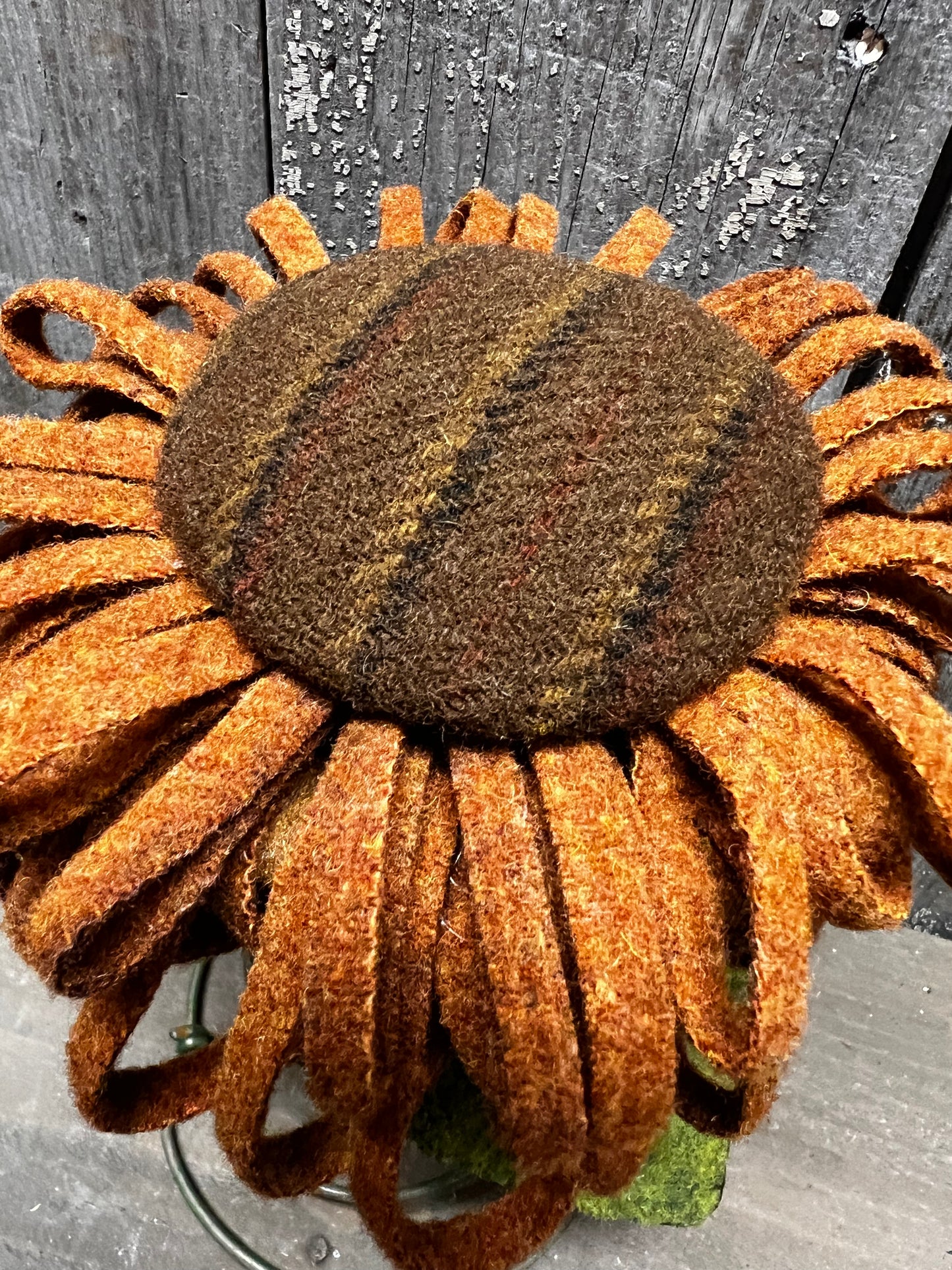 Wool Sunflower, 6" BEDSPRING