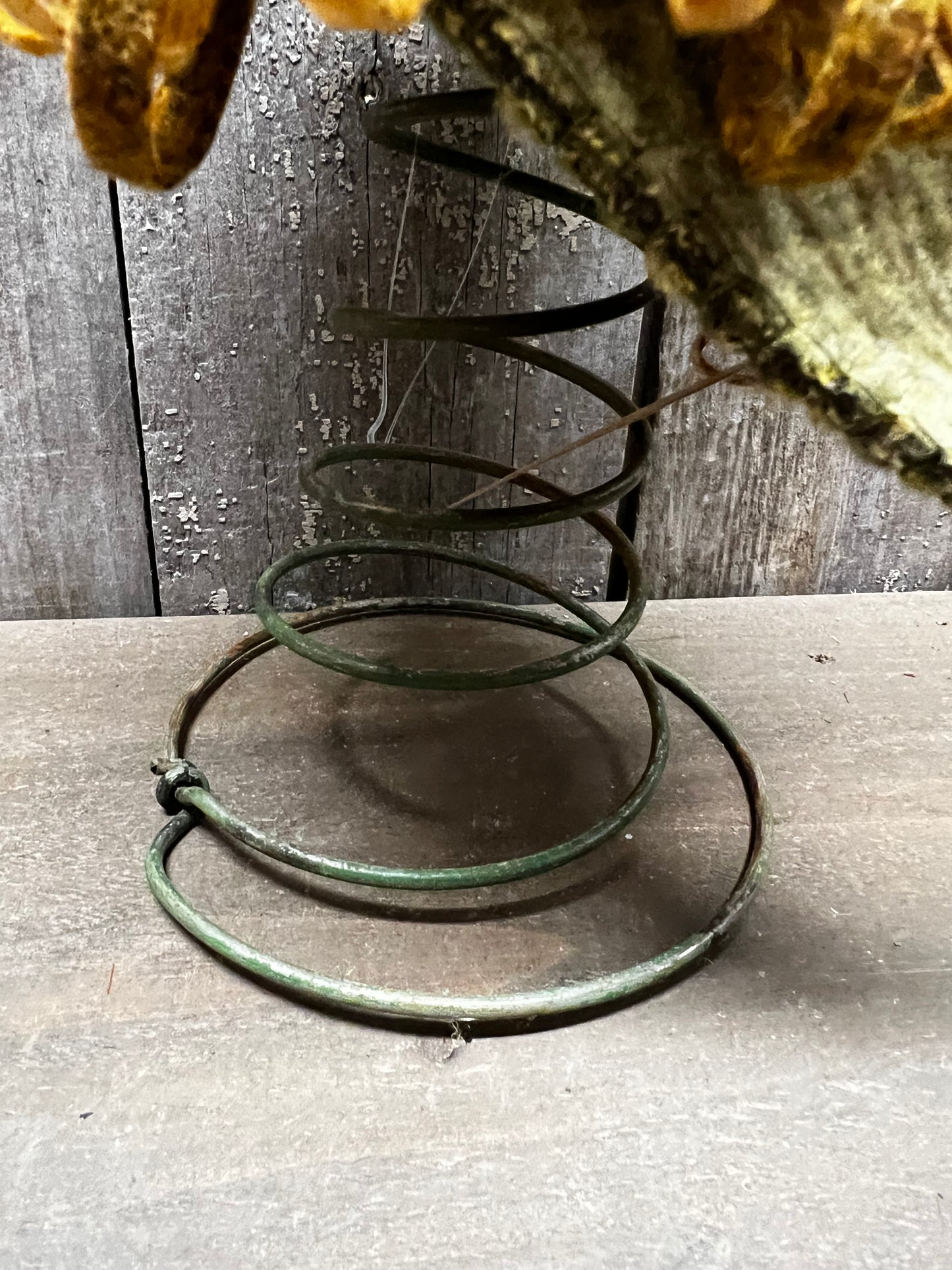 Wool Sunflower, 6" BEDSPRING