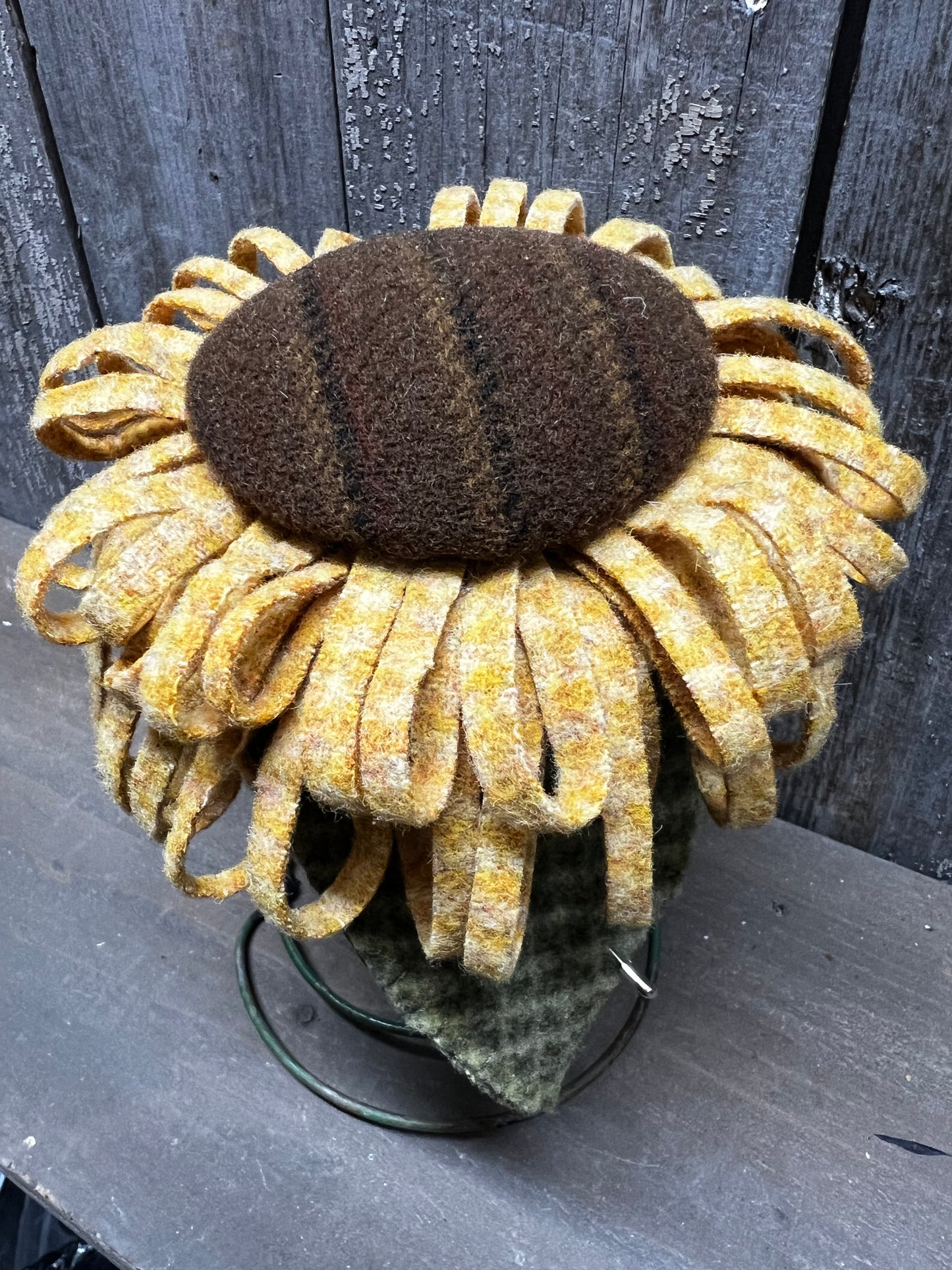 Wool Sunflower, 6" BEDSPRING