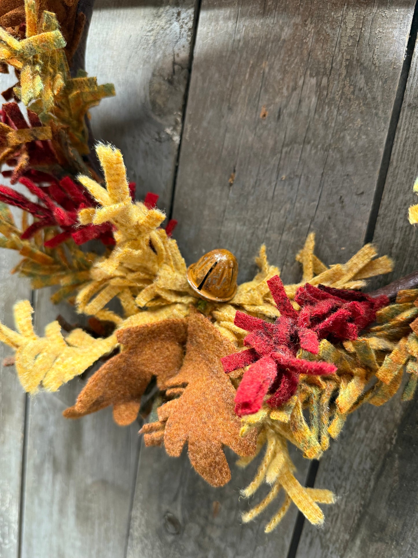 Wreath, Wool, 14", FALL SPLENDOR