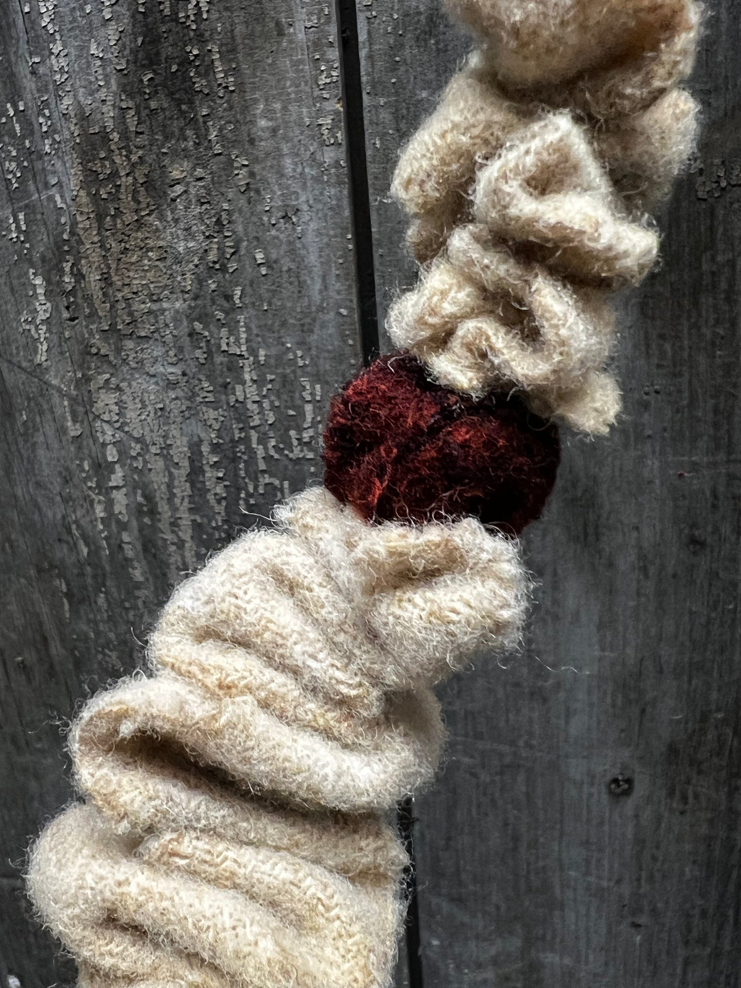 Class, Saturday, 11/23, Dimensional Wool, POPCORN & CRANBERRY GARLAND