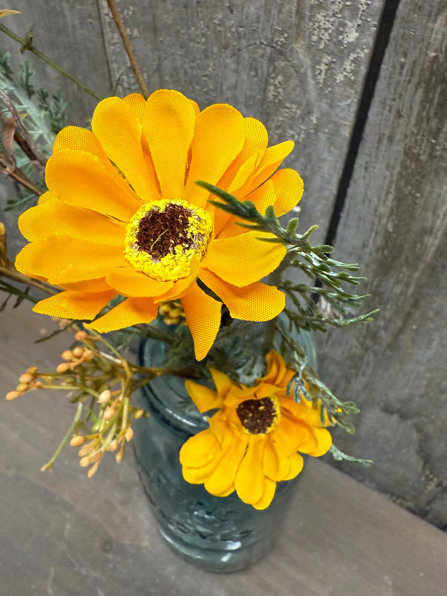 Pick, 15", YELLOW DAISY